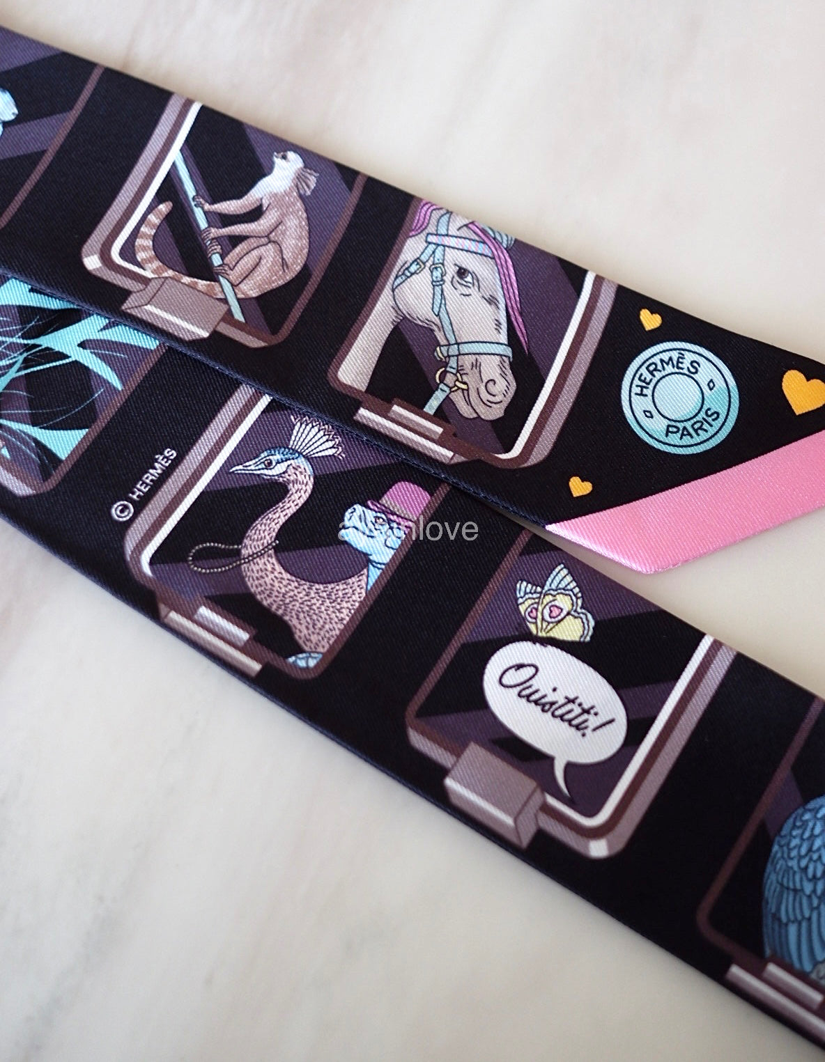 HERMES Noir Rose Gris Hermes Story Silk Twilly