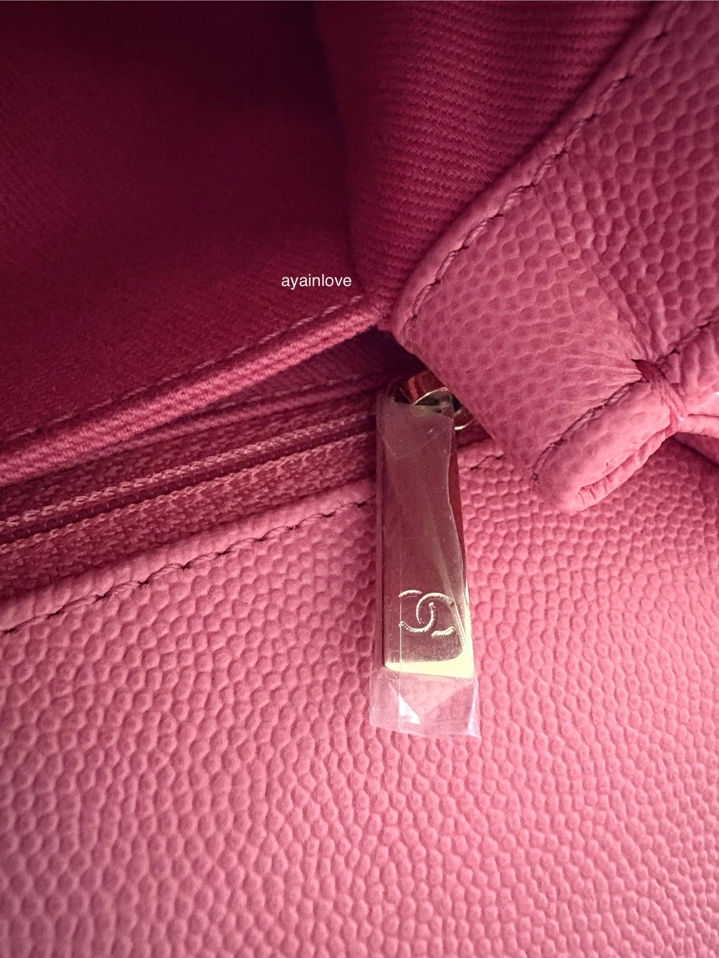 CHANEL Pink Caviar Chevron Small Coco Handle 24 cm Light Gold Hardware