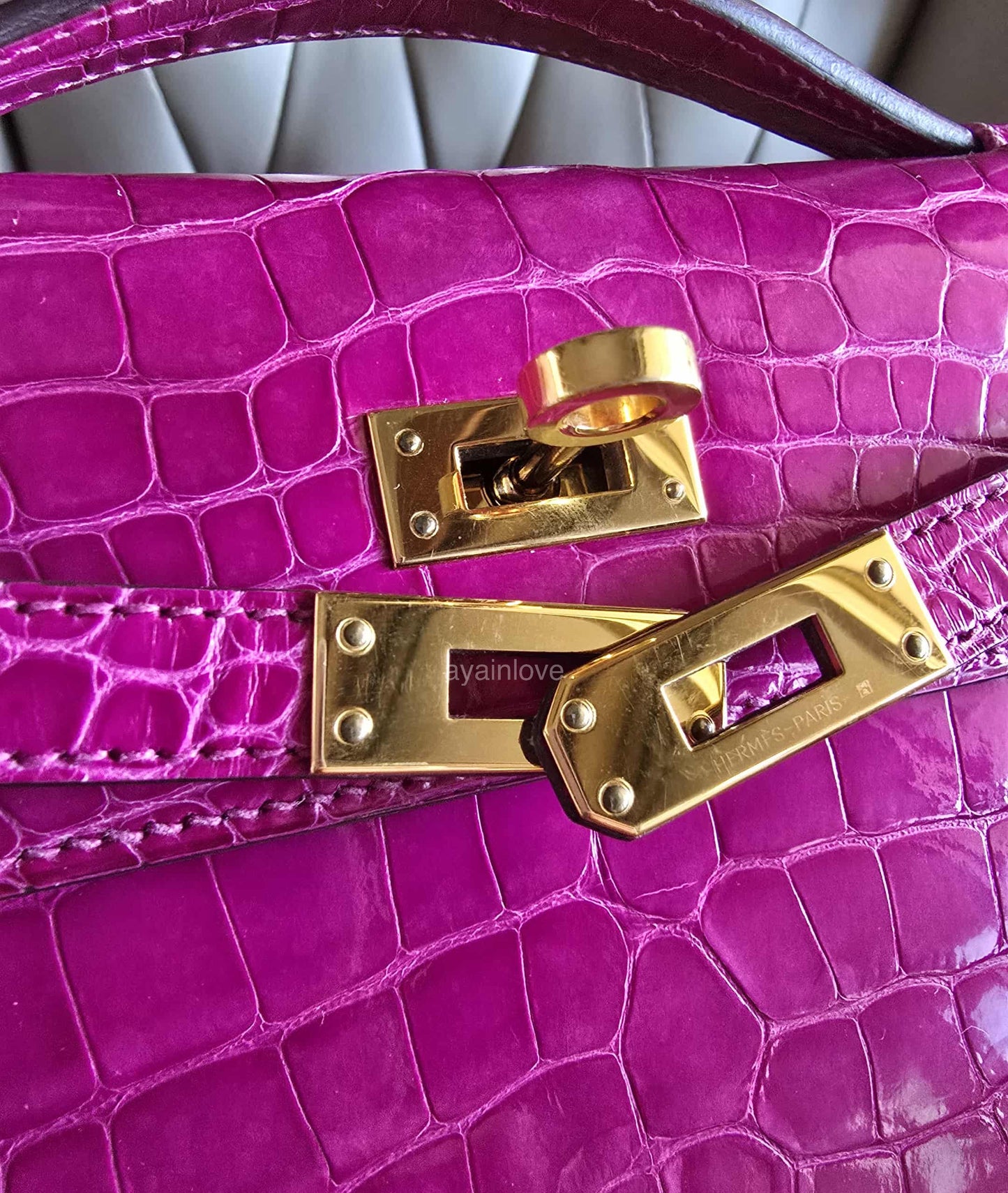 HERMES Kelly Pochette Rose Scheherazade Shiny Alligator Gold Hardware C Stamp