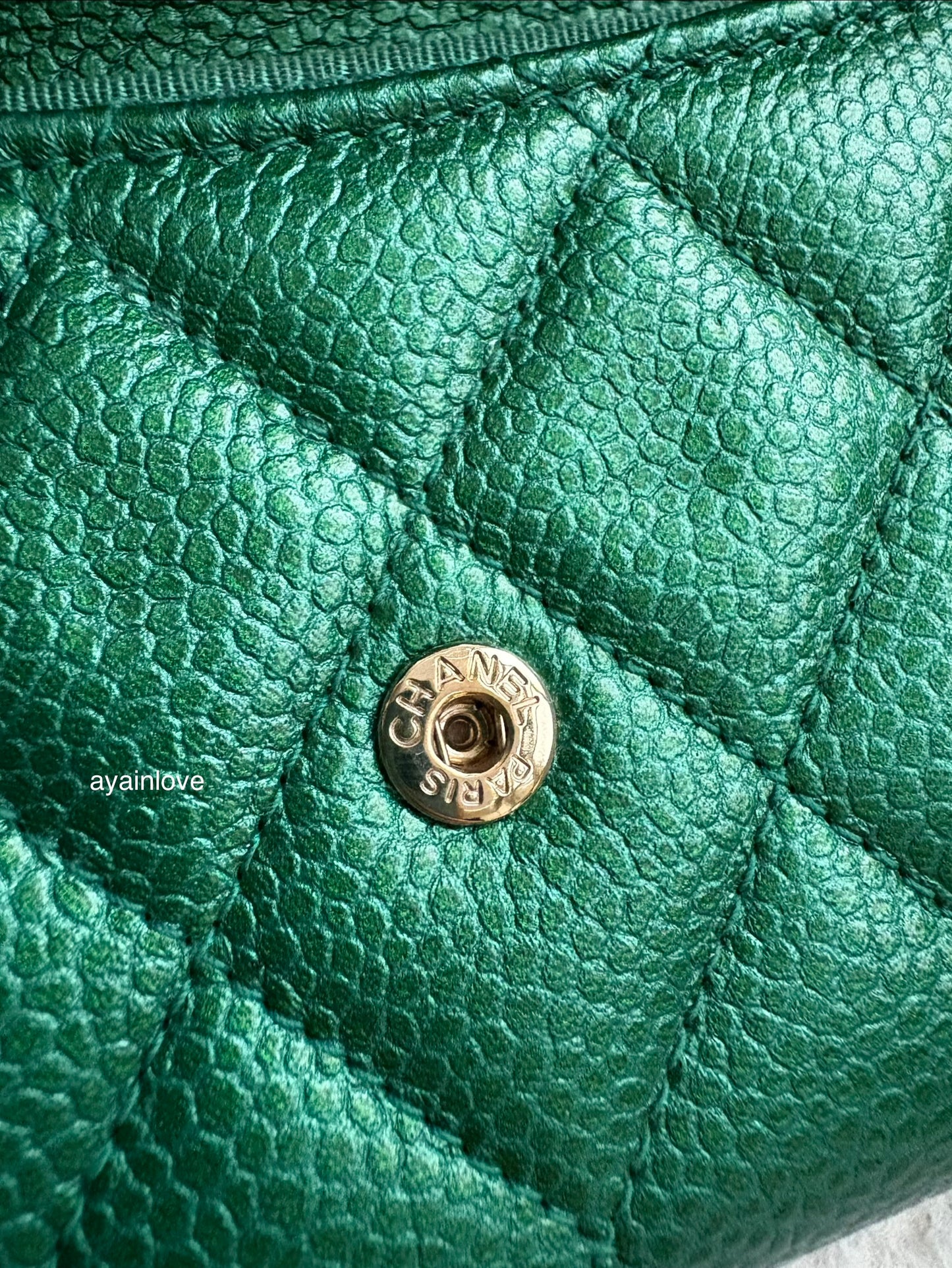 CHANEL 18S Iridescent Emerald Green Caviar XL Snap Card Holder Light Gold Hardware