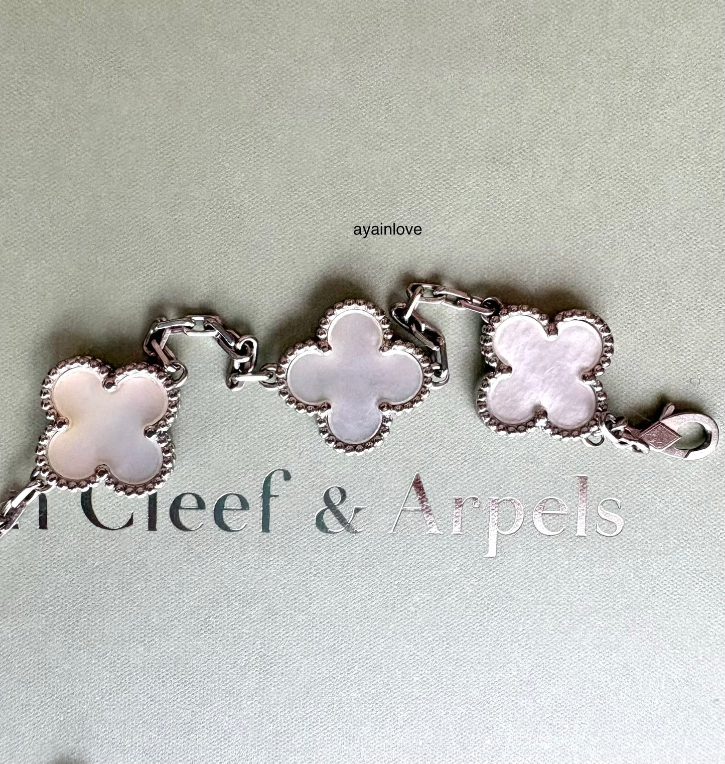 Van Cleef Arpels VCA 5 Motifs Bracelet White Mother of Pearl 18KT White Gold Vintage Alhambra