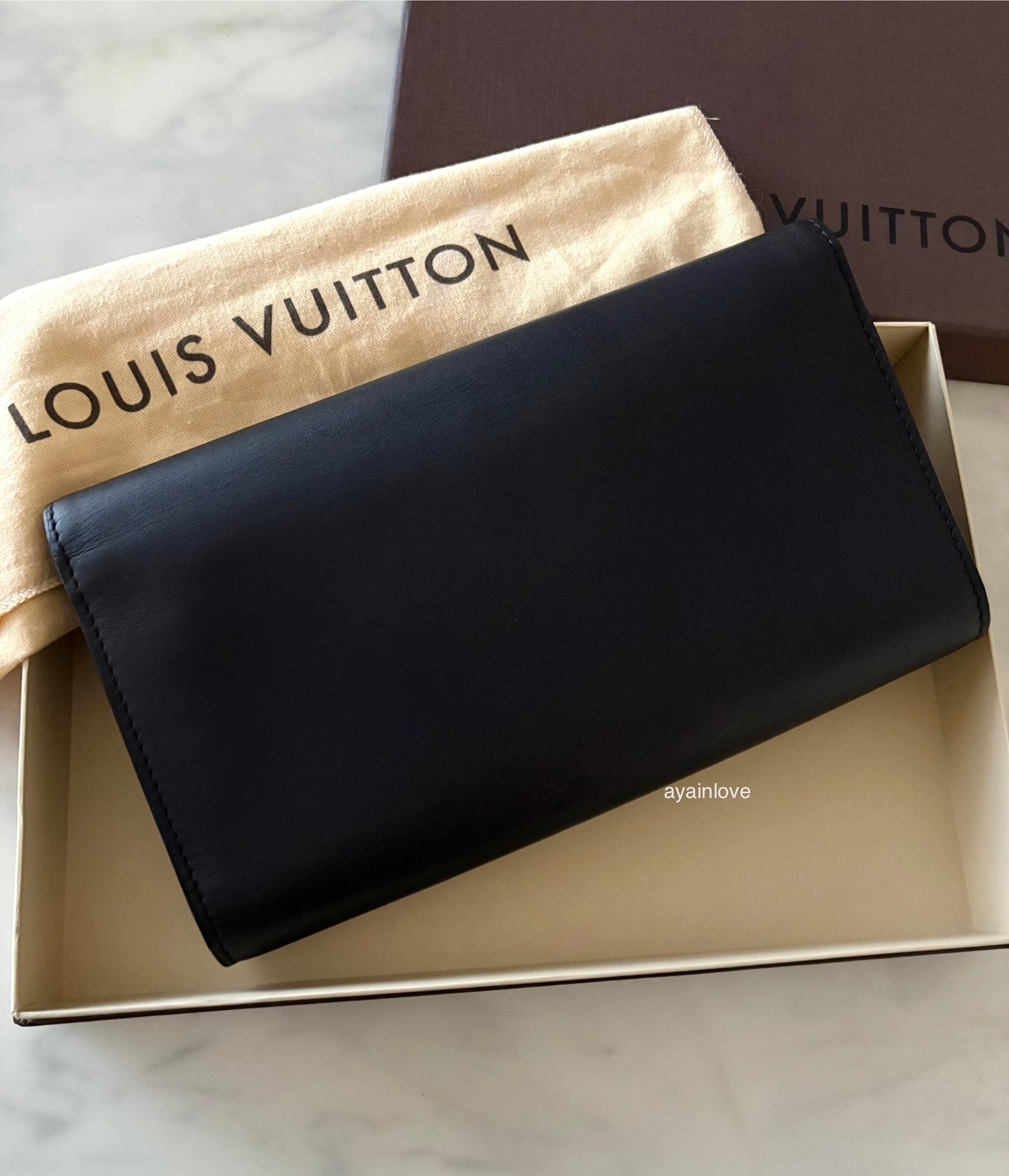 【紐なし・金具はずれ】LOUIS VUITTON LOUIS VUITTON Black Calfskin Louise Pochette Clutch GM Bag