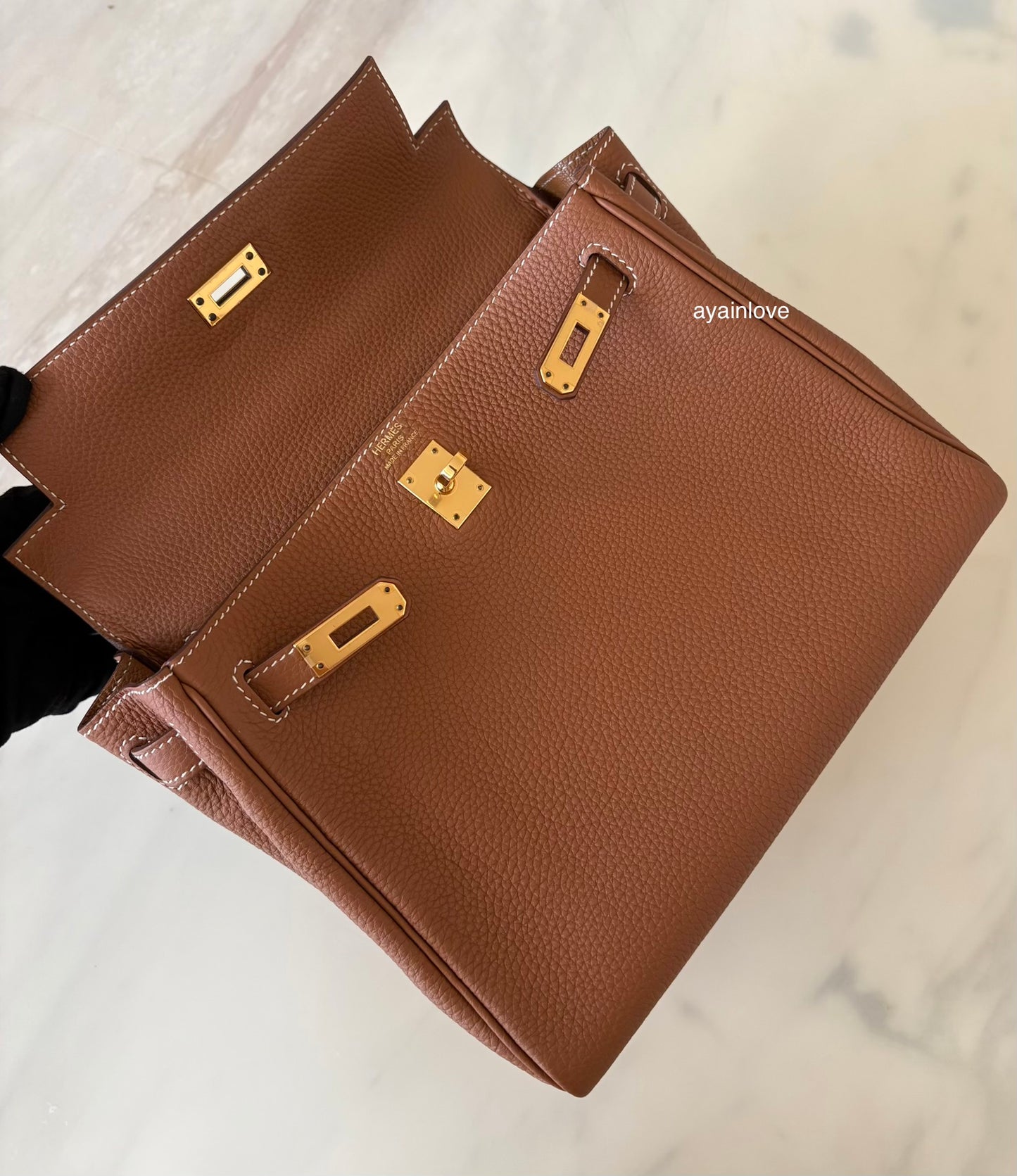 HERMES Kelly 25 Gold Togo Retourne Gold Hardware D Stamp