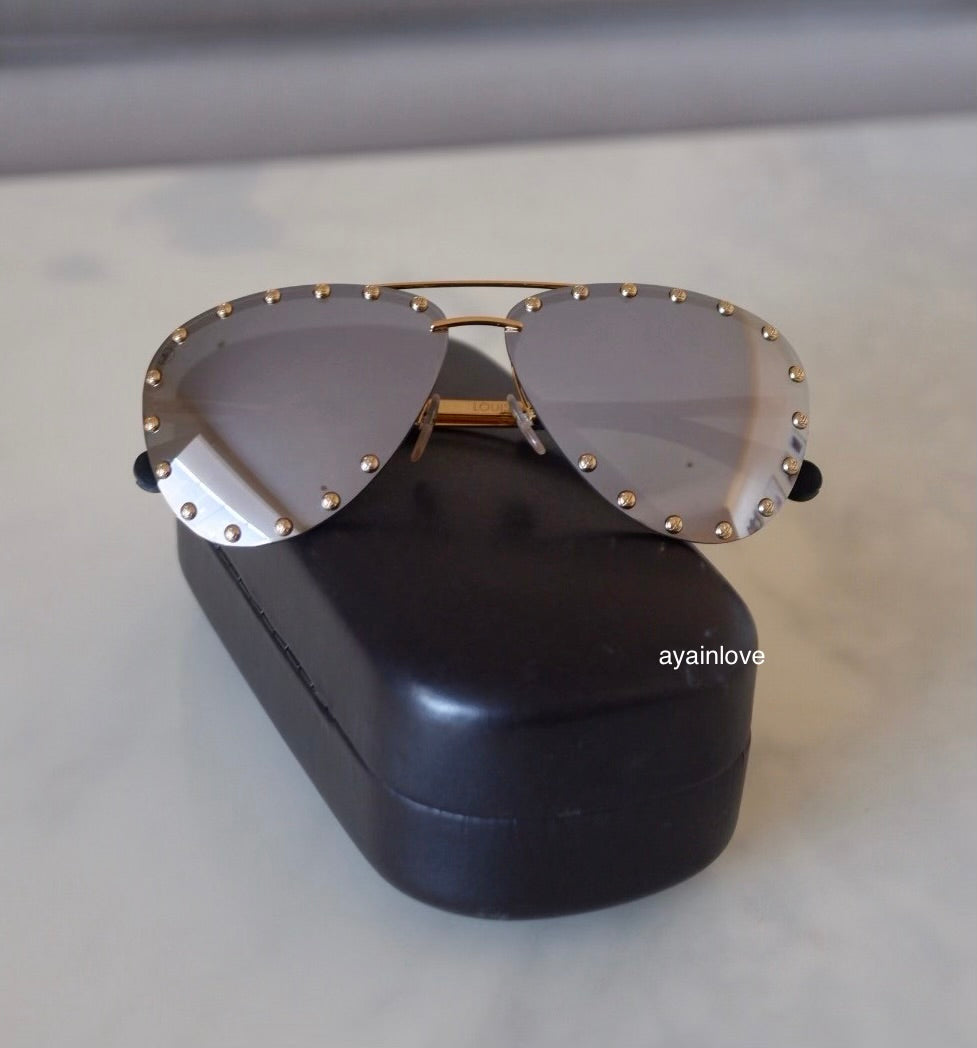 LOUIS VUITTON Gold Party Studded Mirrored Silver Lens Pilot Sunglasses Z0923U