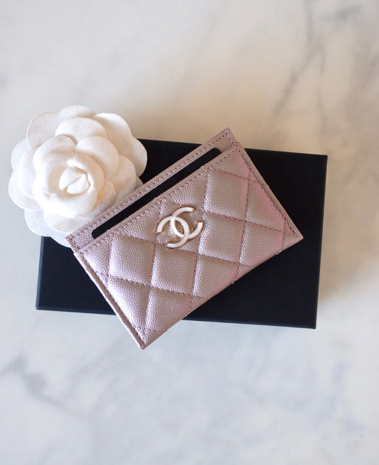 CHANEL 19S Iridescent Beige Oversized Pearly CC Flat Card Holder