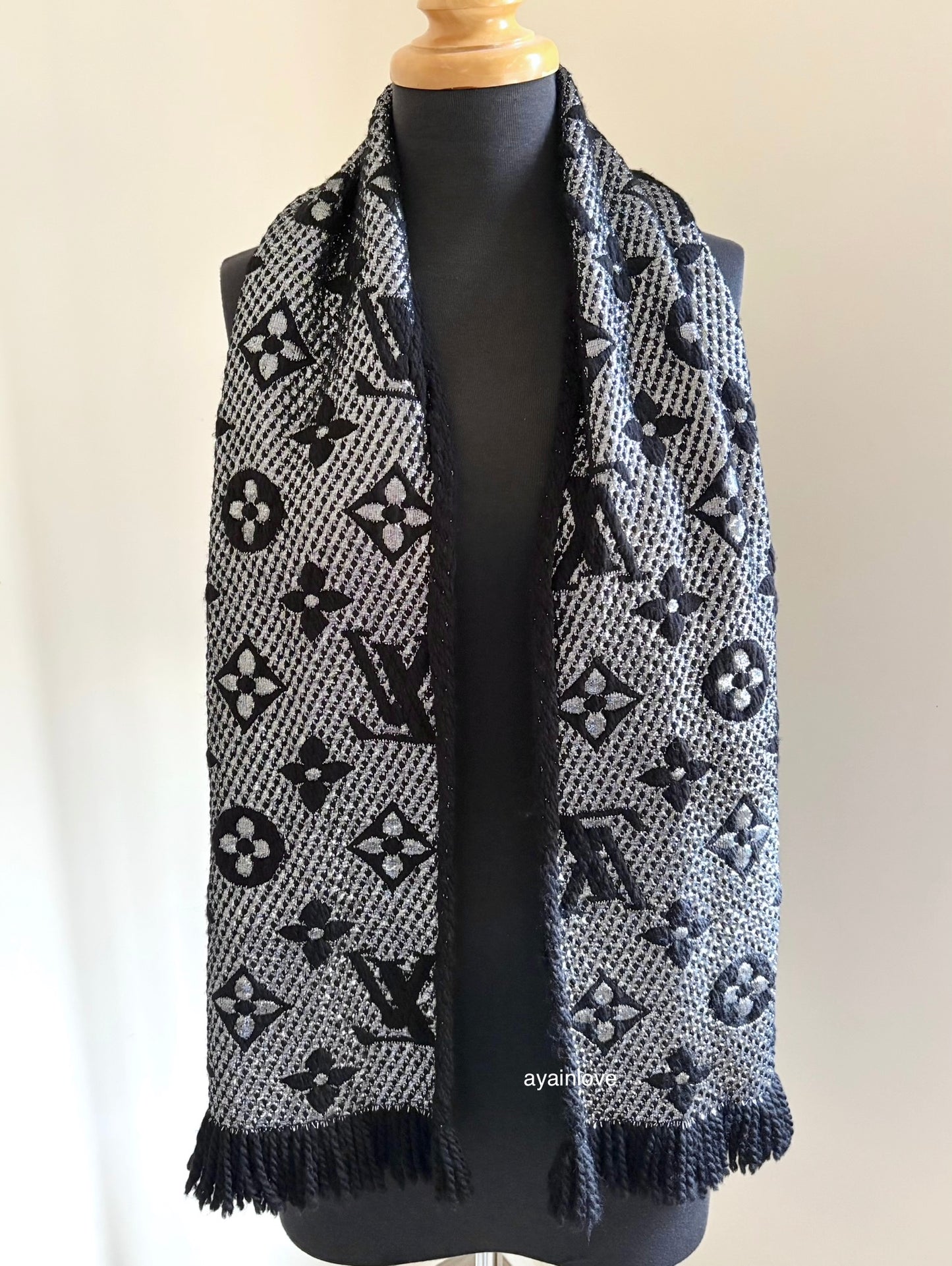 LOUIS VUITTON LV Shine Black Silver Echarpe Logomania M75833 Wool Shawl Scarf