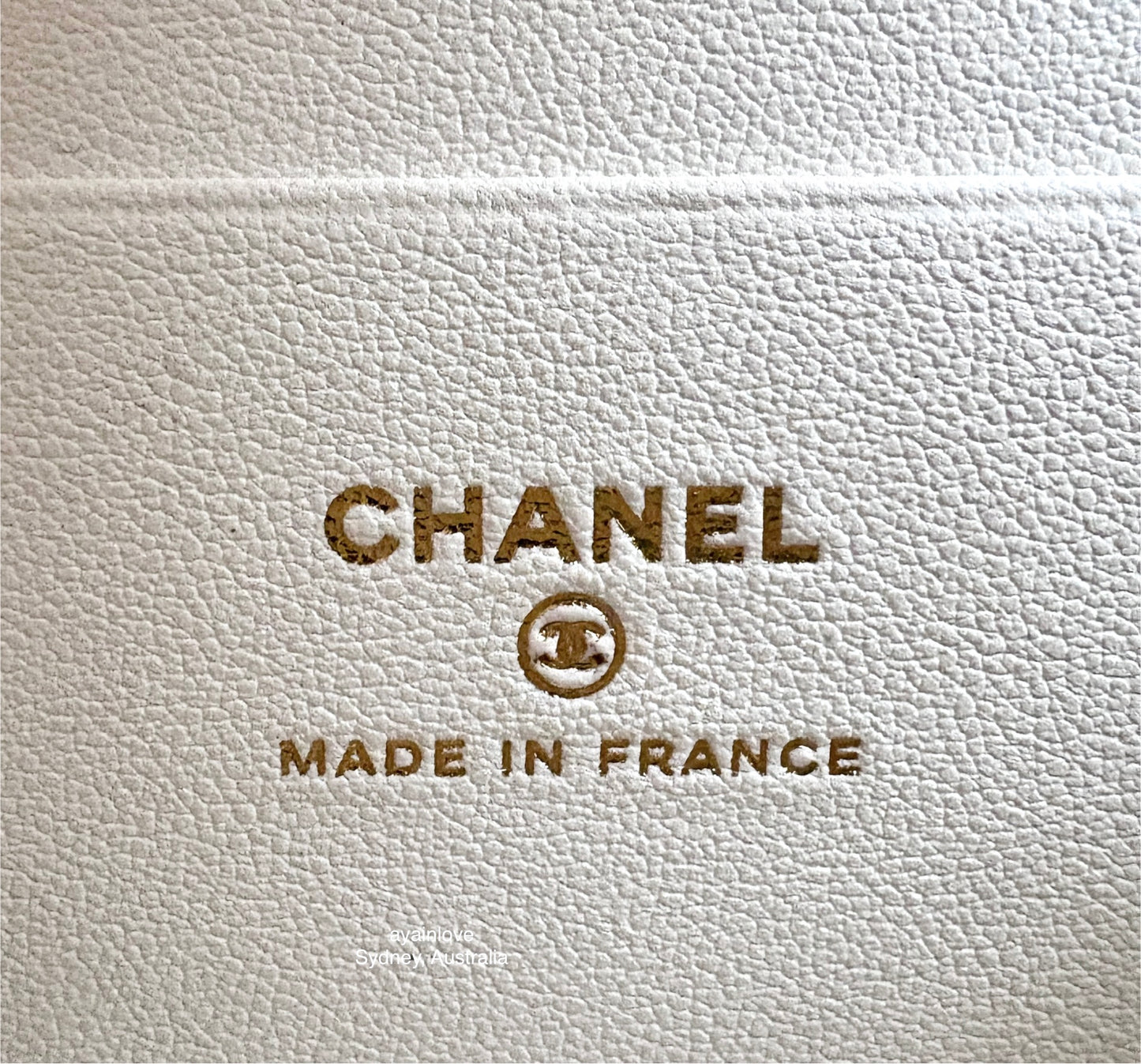 CHANEL Iridescent White Caviar Rectangular Vanity on Adjustable Chain Strap Oversized CC Gold Hardware