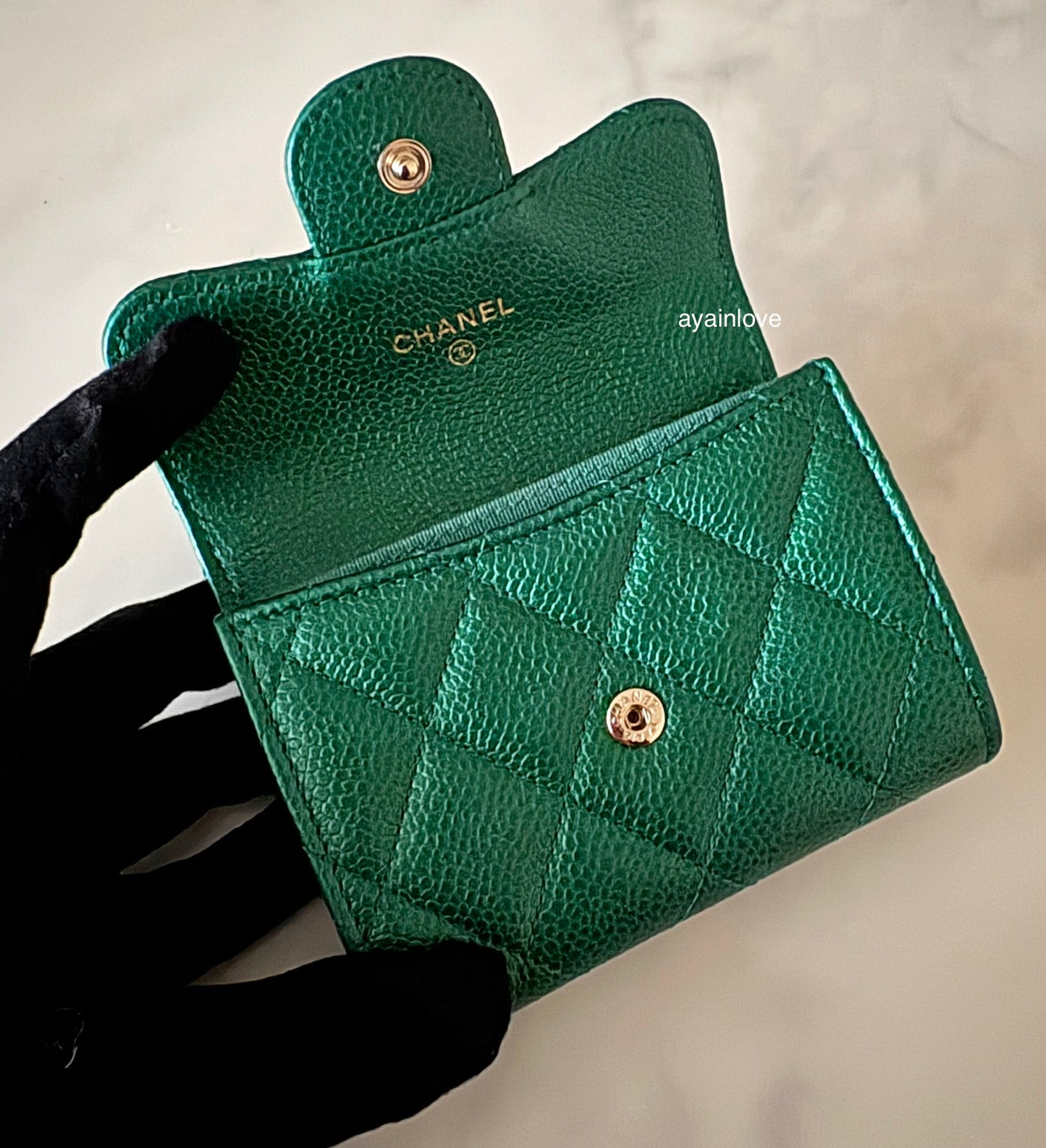 CHANEL 18S Iridescent Emerald Green Caviar XL Snap Card Holder Light Gold Hardware