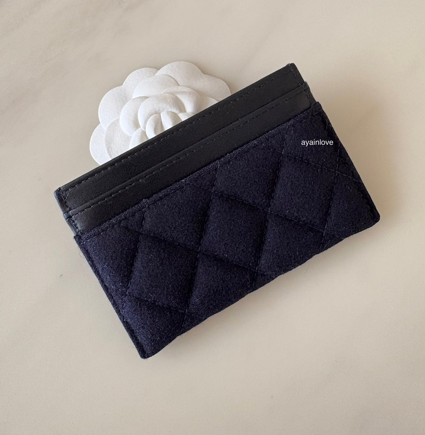 CHANEL 18A Charming Navy Blue/Burgundy Wool/Calfskin Flat Card Holder Oversized CC Gold Hardware