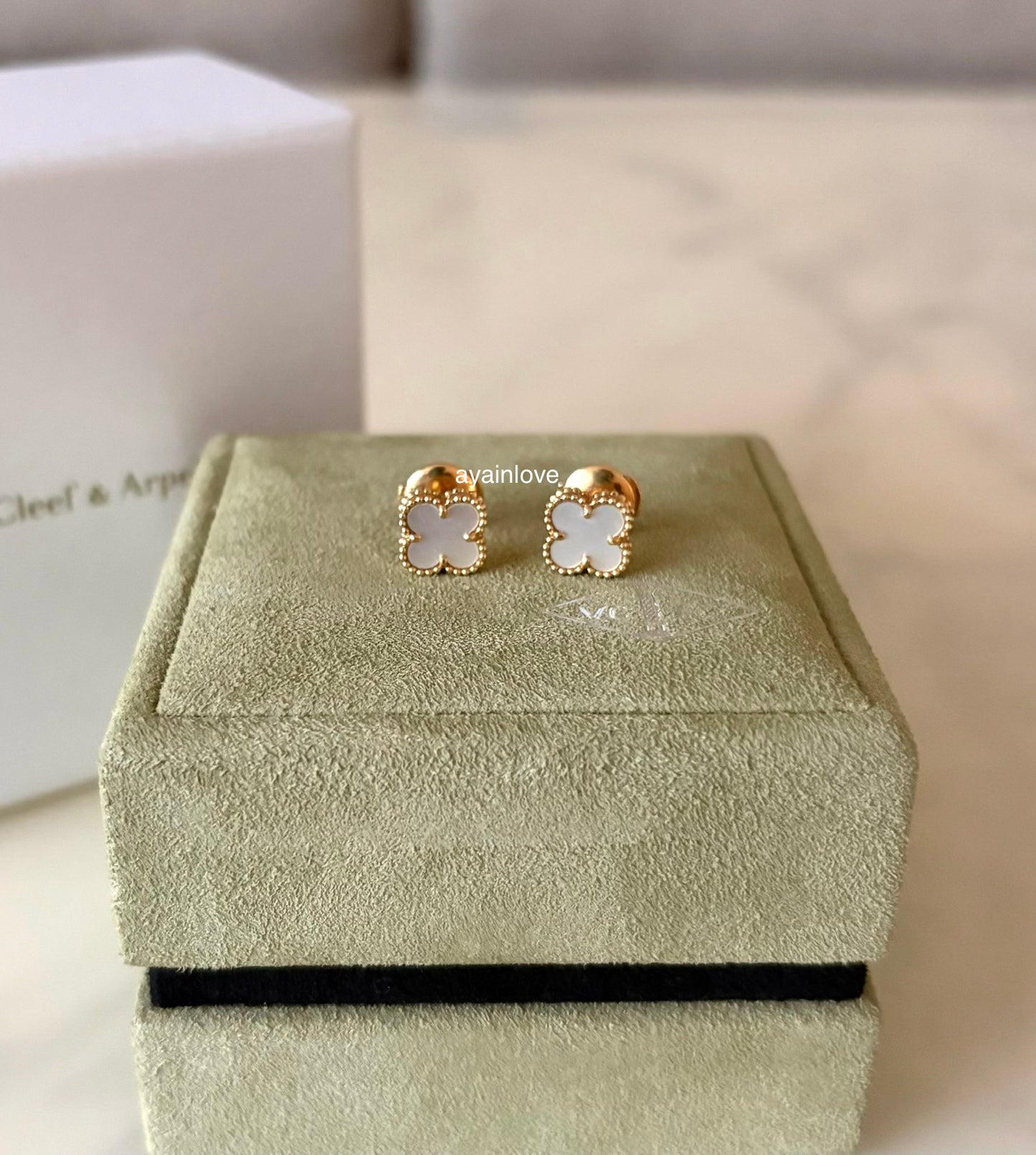 VAN CLEEF ARPELS VCA 18KT Yellow Gold White MOP Mother of Pearl Sweet Alhambra Earrings