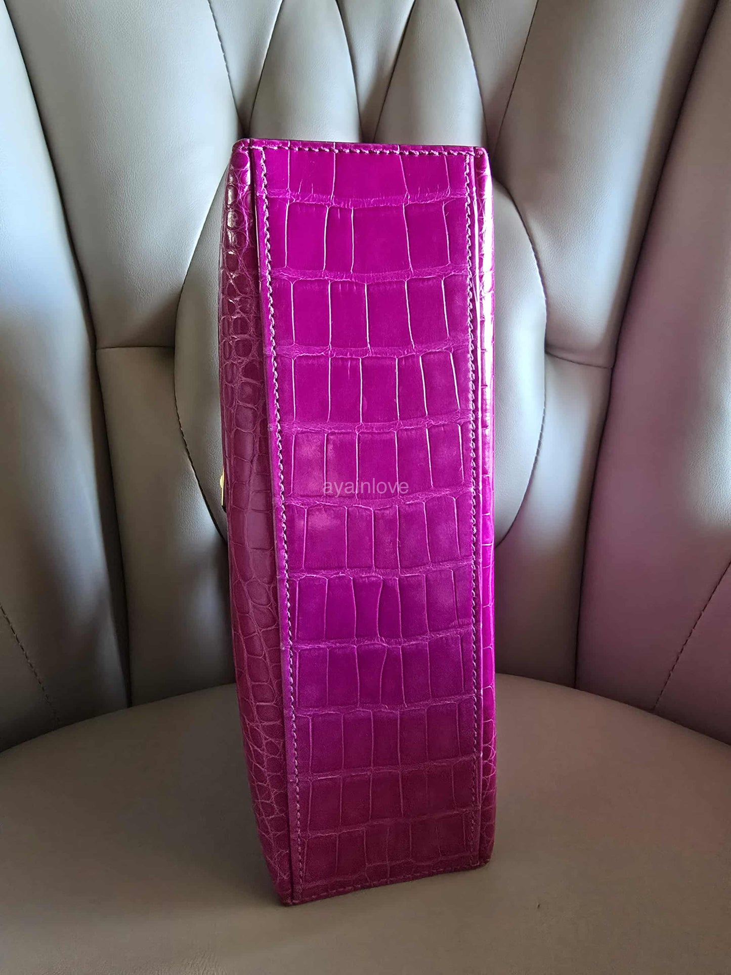 HERMES Kelly Pochette Rose Scheherazade Shiny Alligator Gold Hardware C Stamp