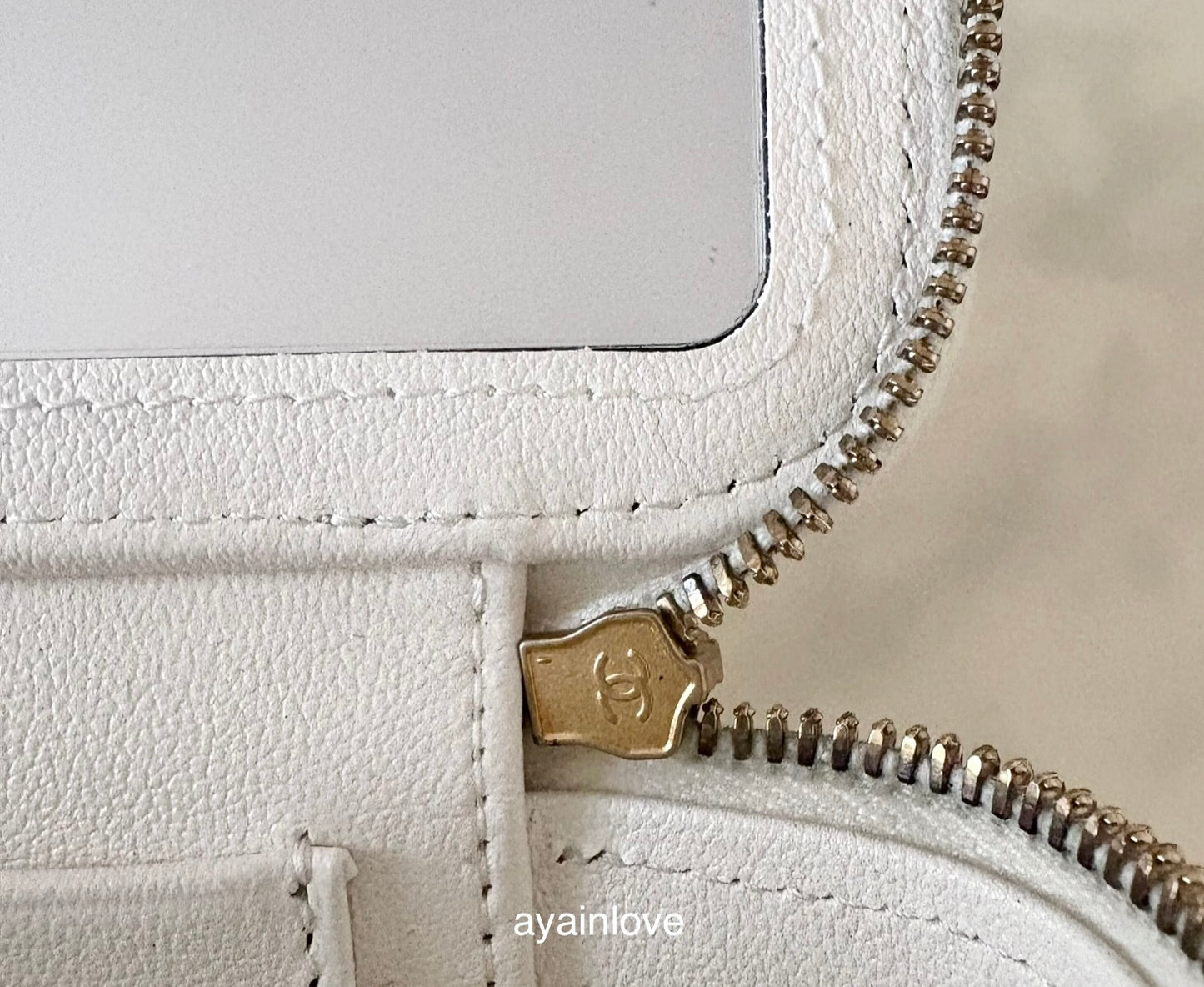 CHANEL Iridescent White Caviar Rectangular Vanity on Adjustable Chain Strap Oversized CC Gold Hardware