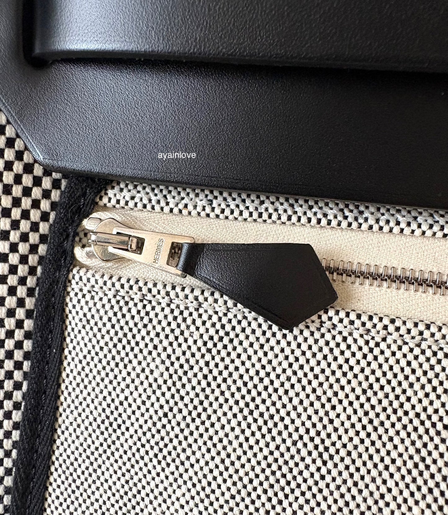 HERMES Herbag Zip 31 Vache Hunter Ecru Noir Palladium Hardware U Stamp