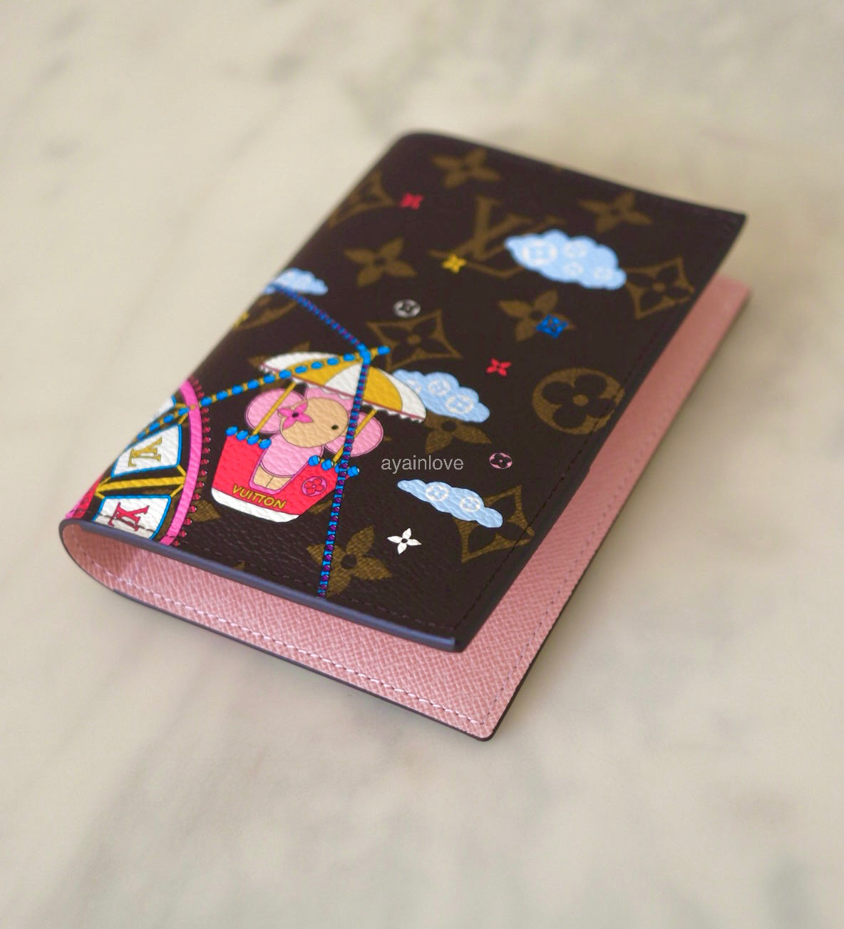 LV LOUIS VUITTON Animation Holiday 2020 Ferris Wheel Limited Vivienne Passport Cover Wallet