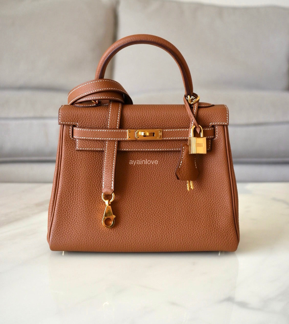 HERMES Kelly 25 Gold Togo Retourne Gold Hardware D Stamp