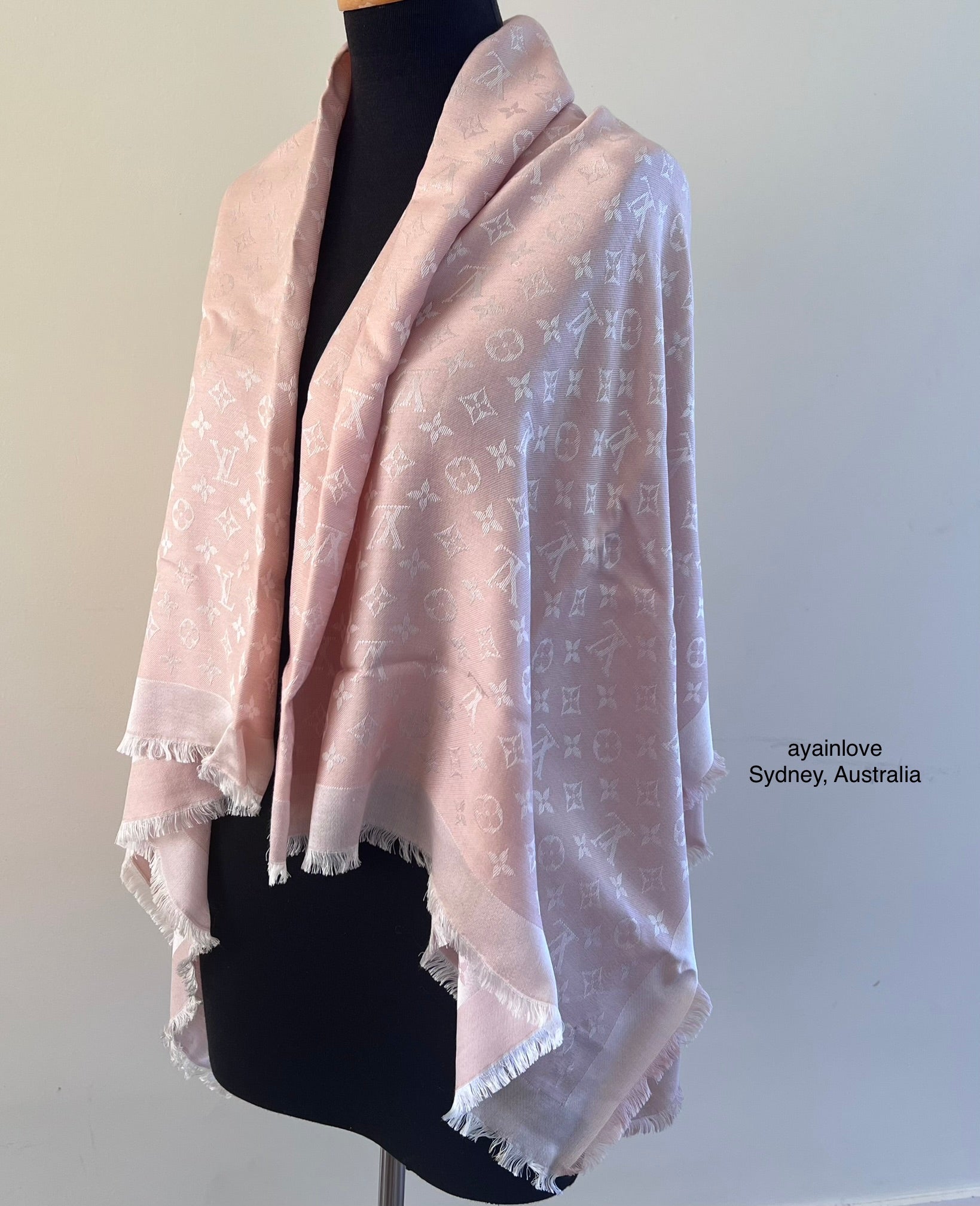 LOUIS VUITTON LV Monogram Rose Light Pink M72046 Silk Wool