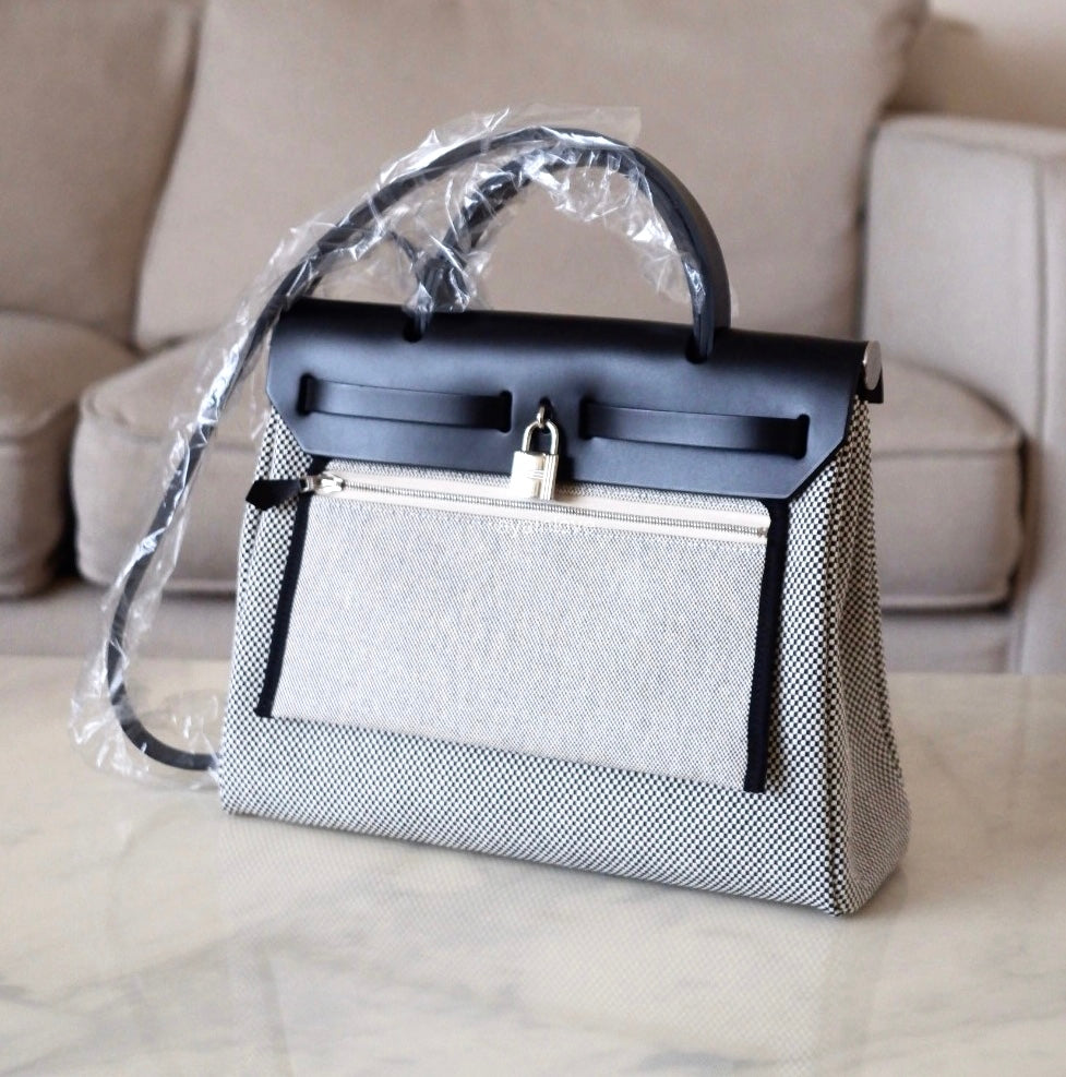 HERMES Herbag Zip 31 Vache Hunter Ecru Noir Palladium Hardware U Stamp