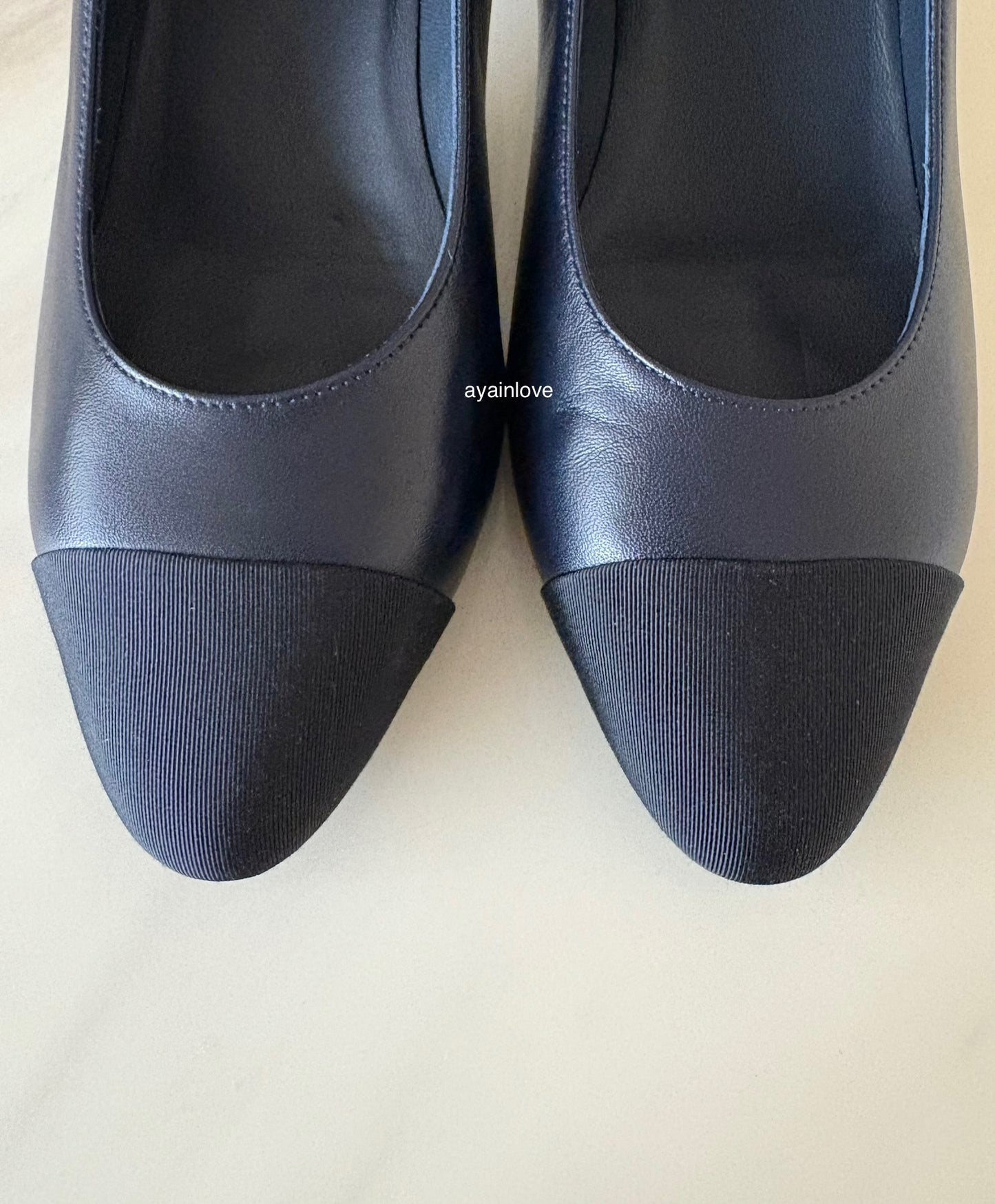 CHANEL 20A Black & Dark Navy Grosgrain Lambskin Pumps CC Heel Shoes Size 38 EU