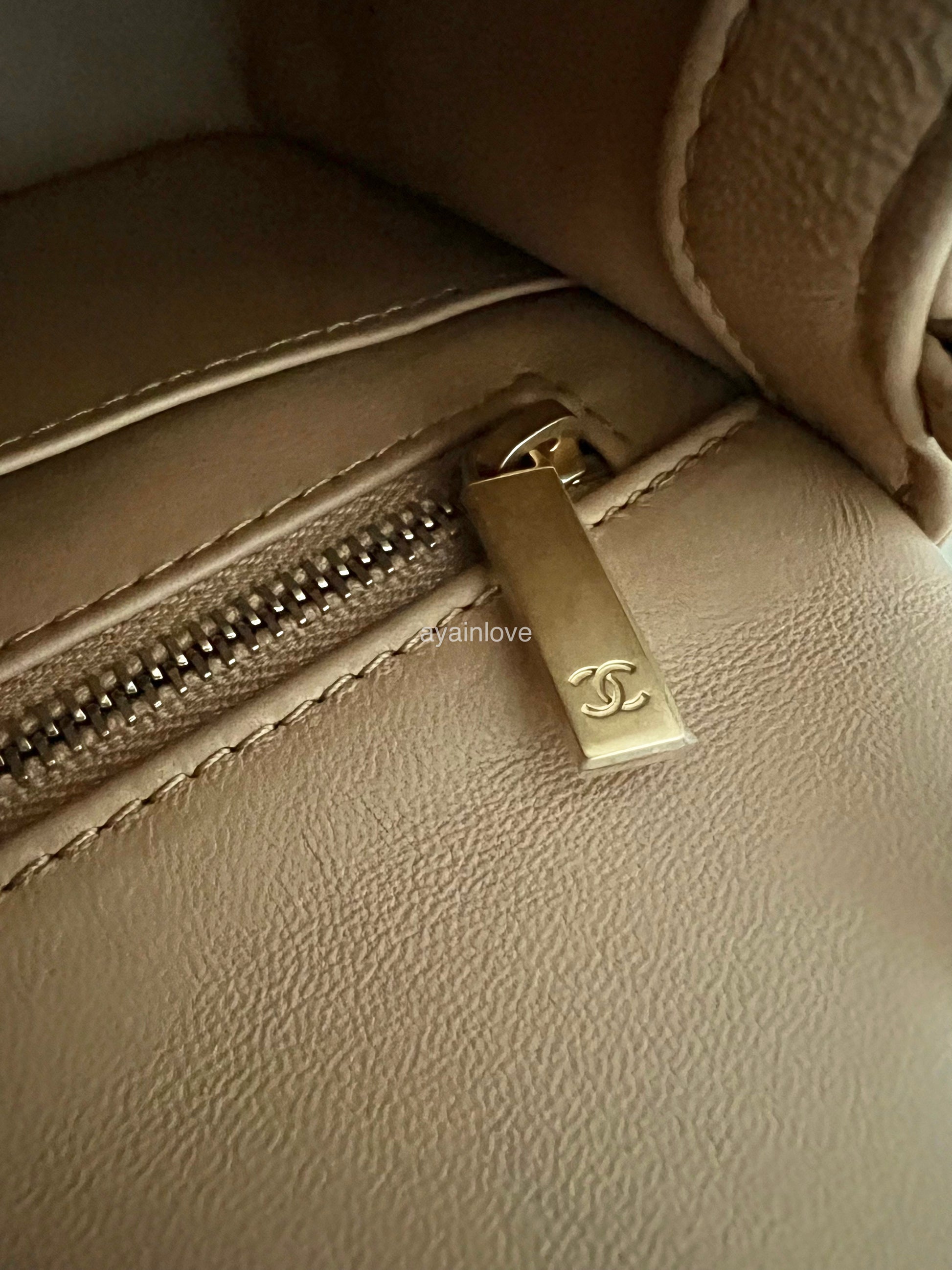 CHANEL Beige Lamb Skin Pearl Crush Square Mini Flap Bag Microchipped G – AYAINLOVE  CURATED LUXURIES
