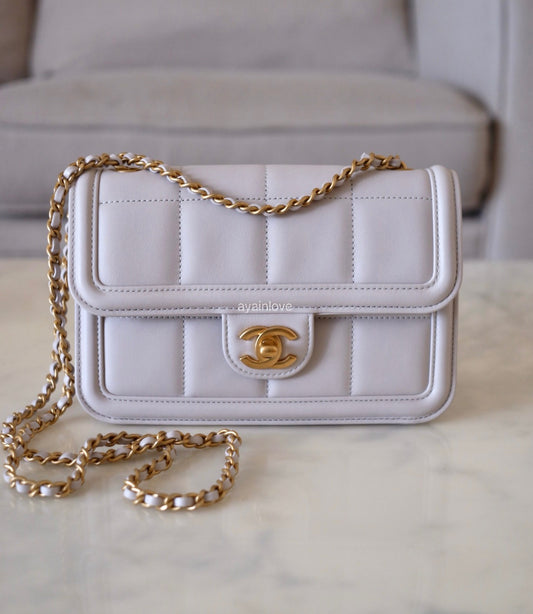 CHANEL 2025 Light Grey Lambskin Microchipped Quilted Chocolate Bar Mini Flap Bag Brushed Gold Hardware