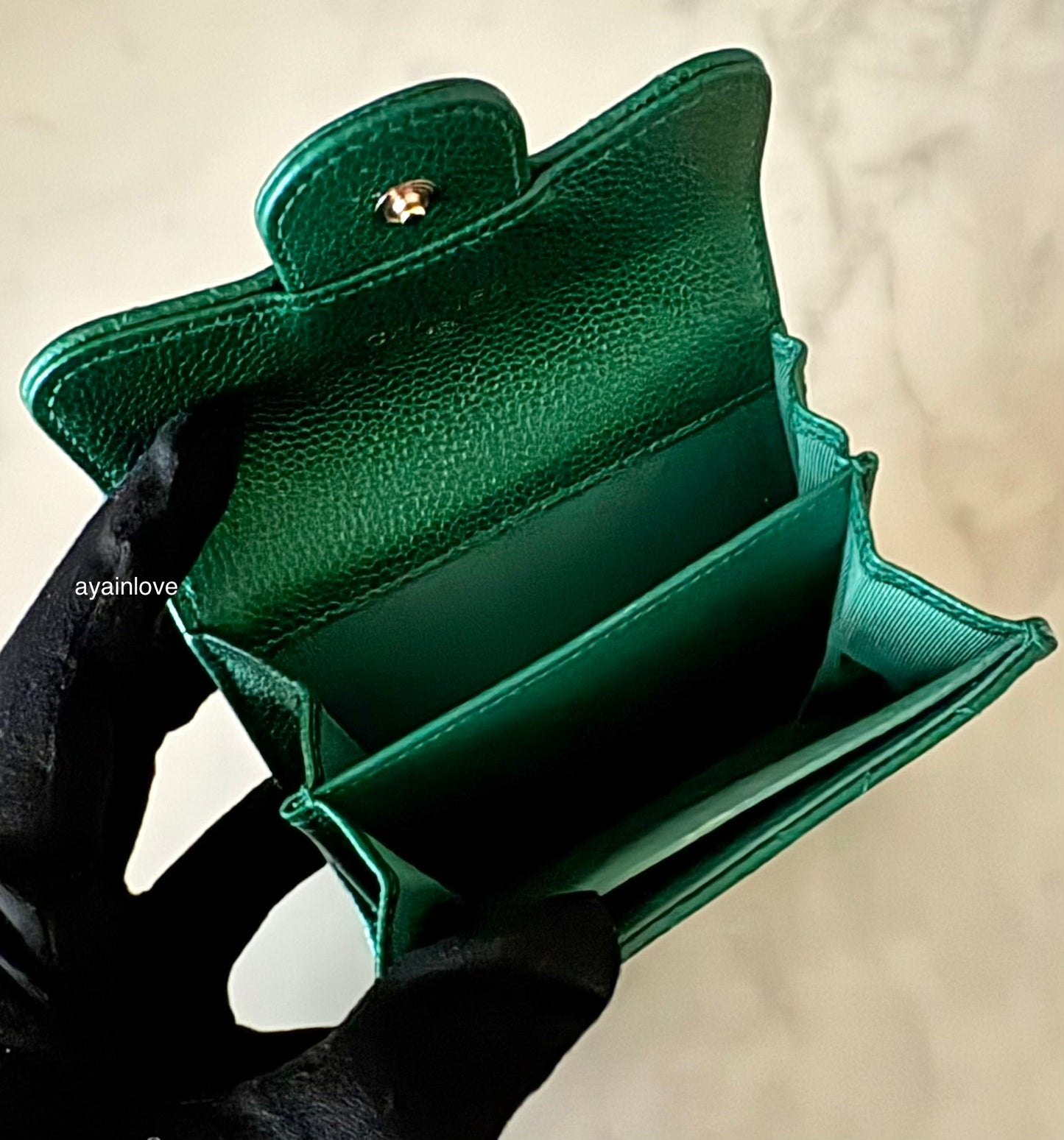 CHANEL 18S Iridescent Emerald Green Caviar XL Snap Card Holder Light Gold Hardware