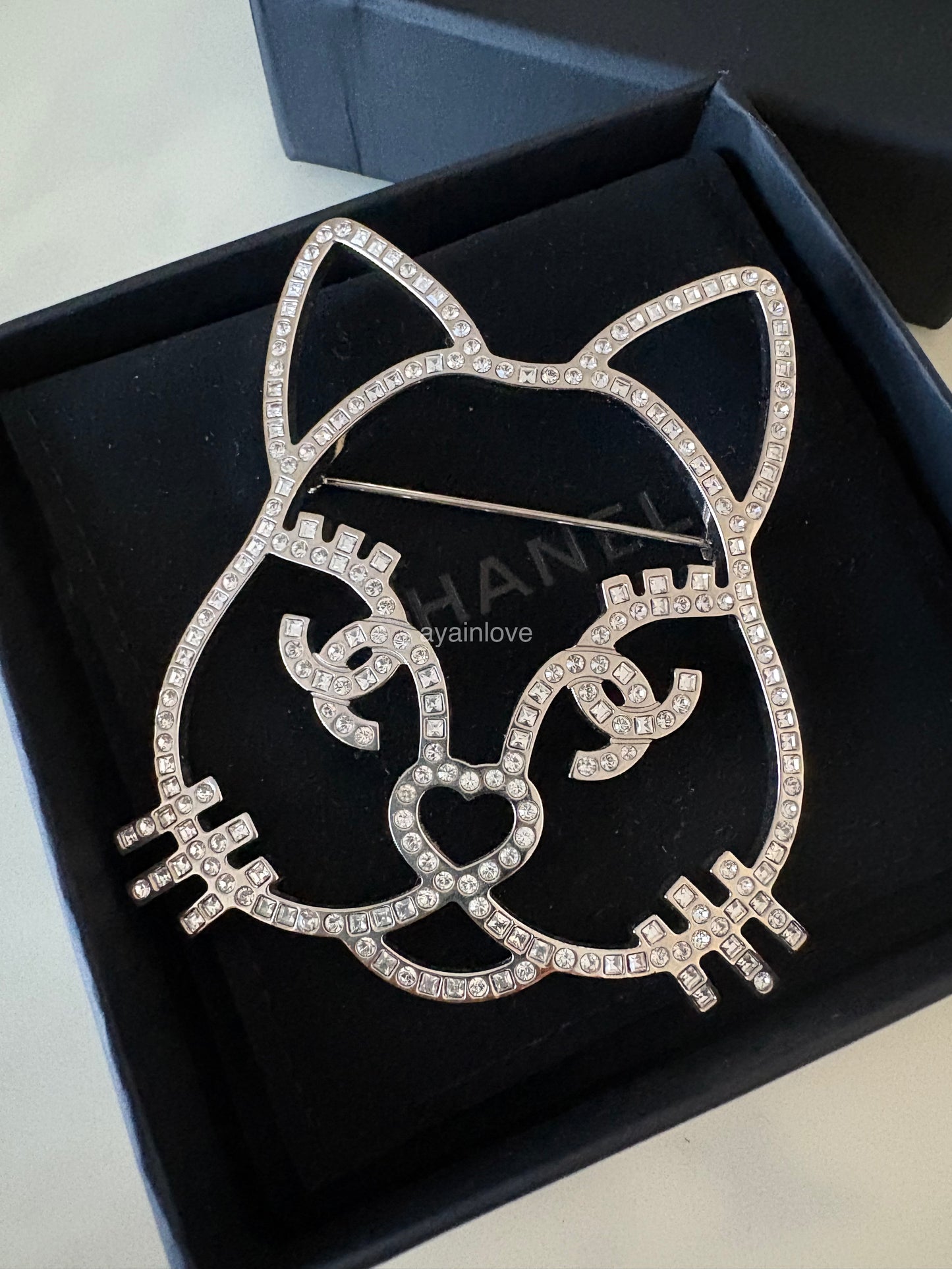 CHANEL 16K Cat Choupette Crystal Large Brooch