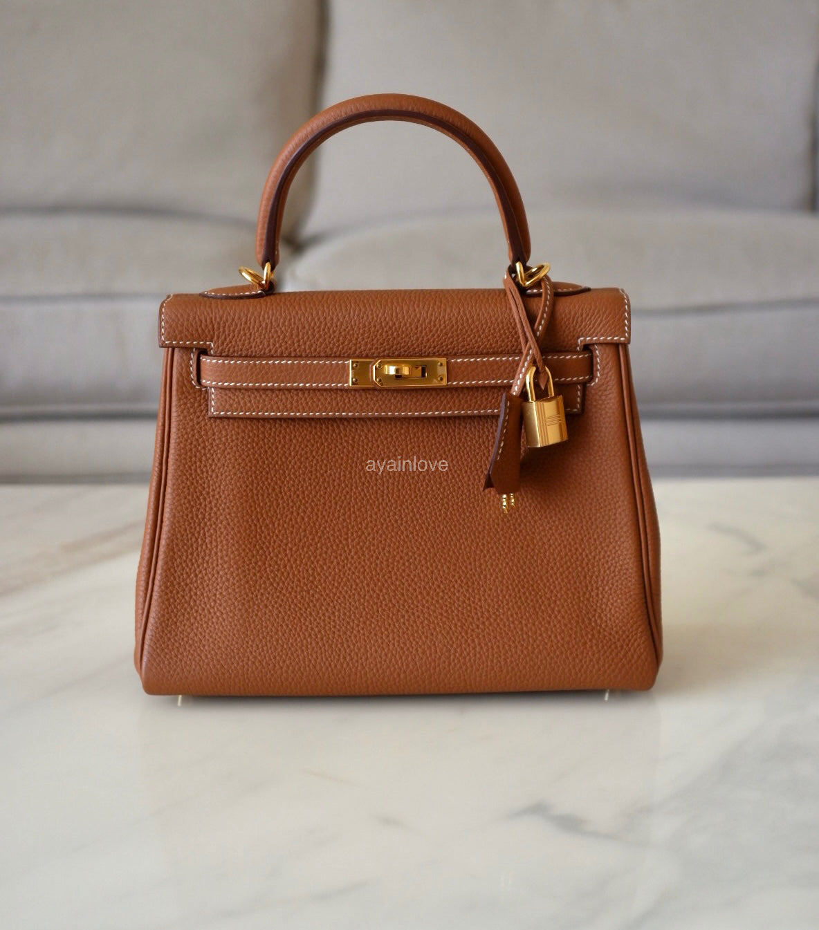 HERMES Kelly 25 Gold Togo Retourne Gold Hardware D Stamp