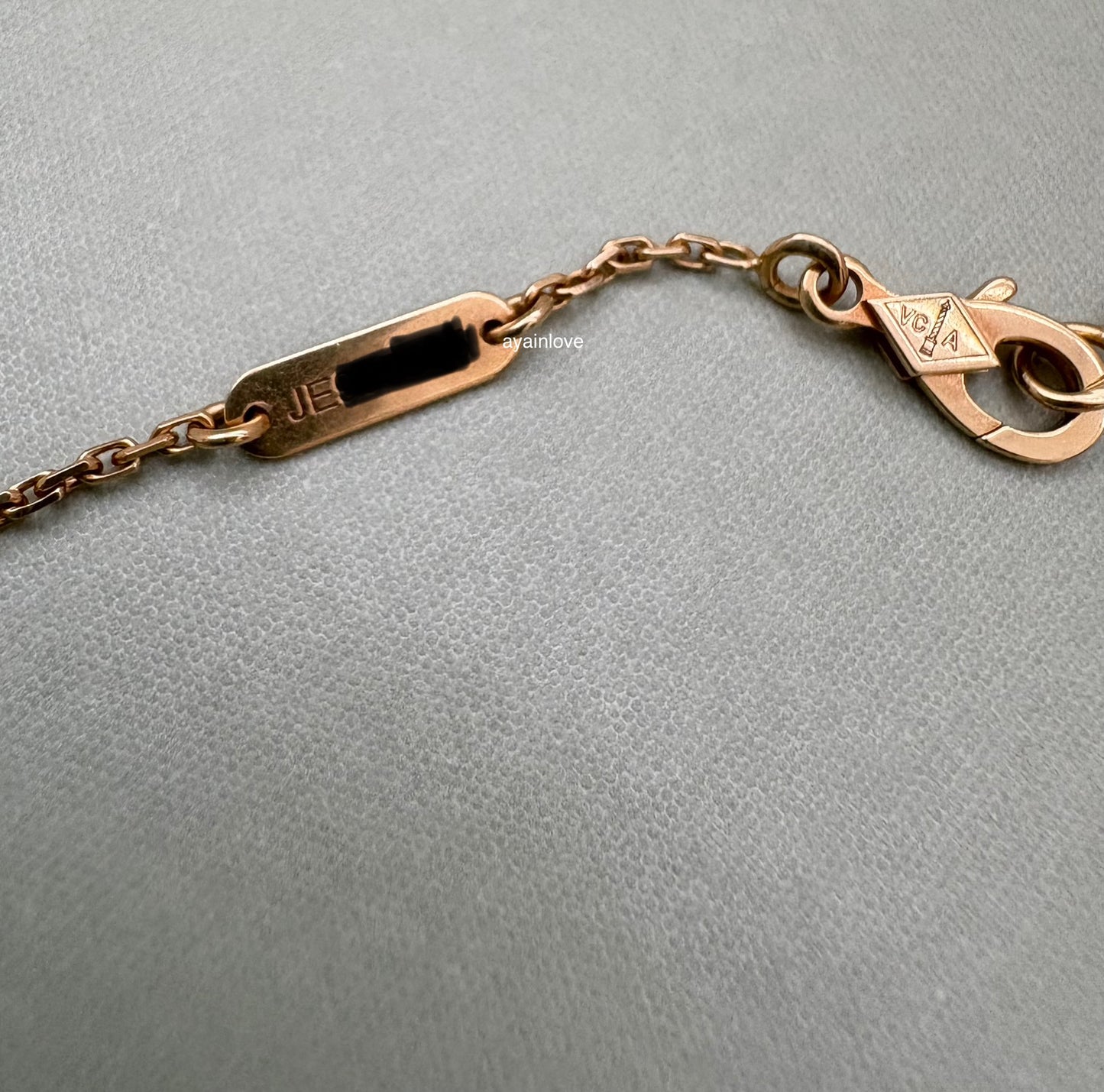 VAN CLEEF ARPELS VCA 18KT Yellow Gold Carnelian Vintage Alhambra Pendant Necklace