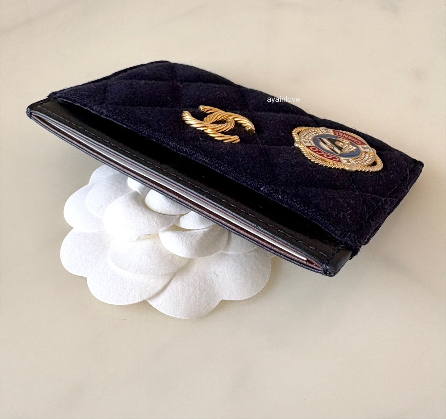 CHANEL 18A Charming Navy Blue/Burgundy Wool/Calfskin Flat Card Holder Oversized CC Gold Hardware