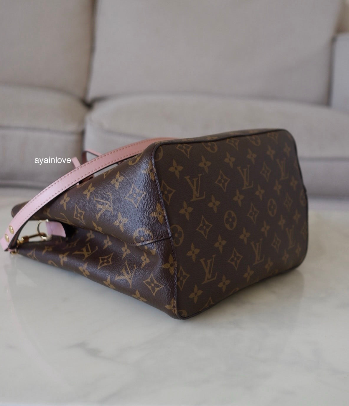 LOUIS VUITTON LV NeoNoe MM Pink Monogram Bucket Bag Gold Hardware