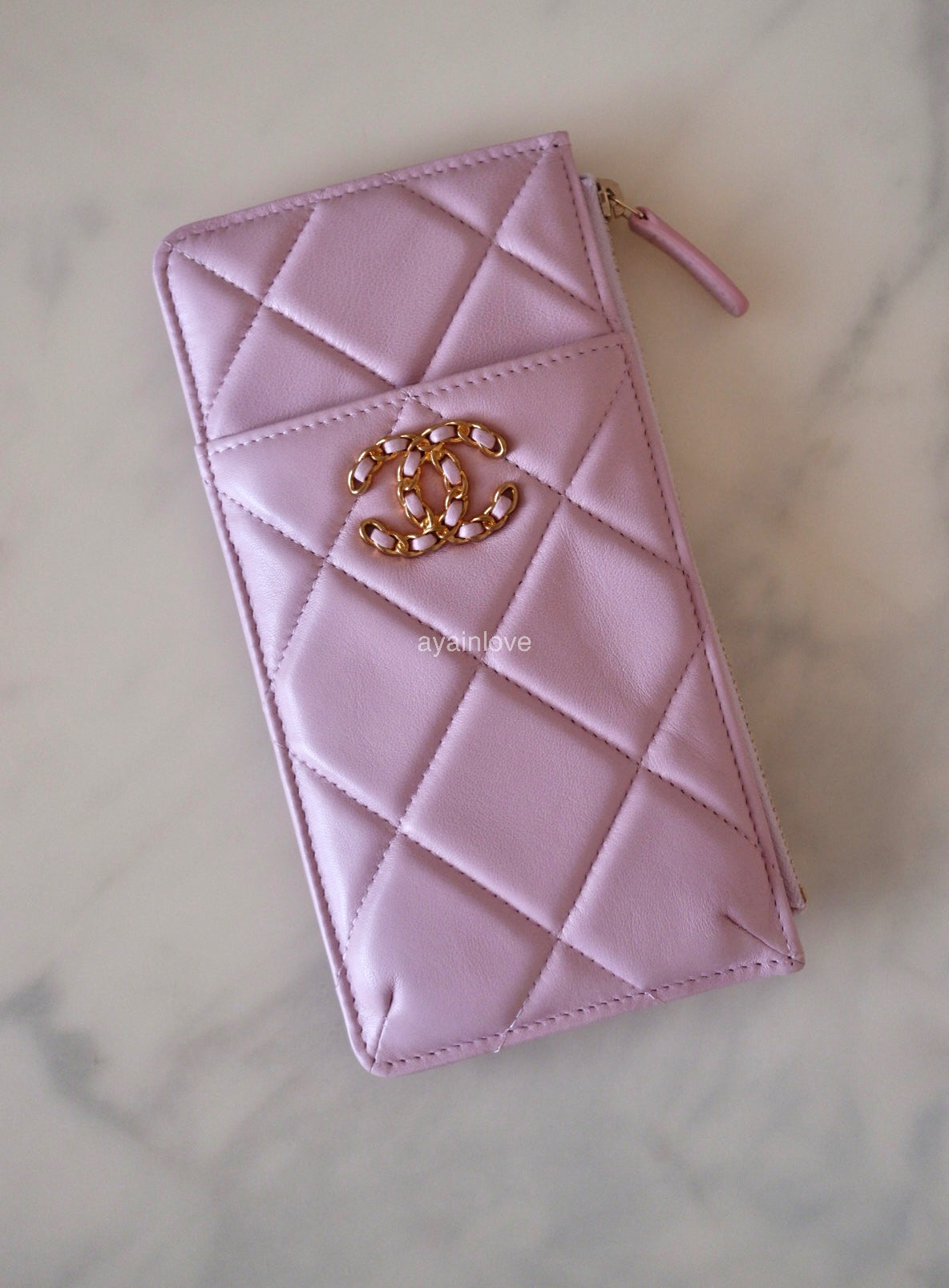 CHANEL 21S Pink Lilac Rose Clair 19 Phone Pouch Card Holder Gold Hardware