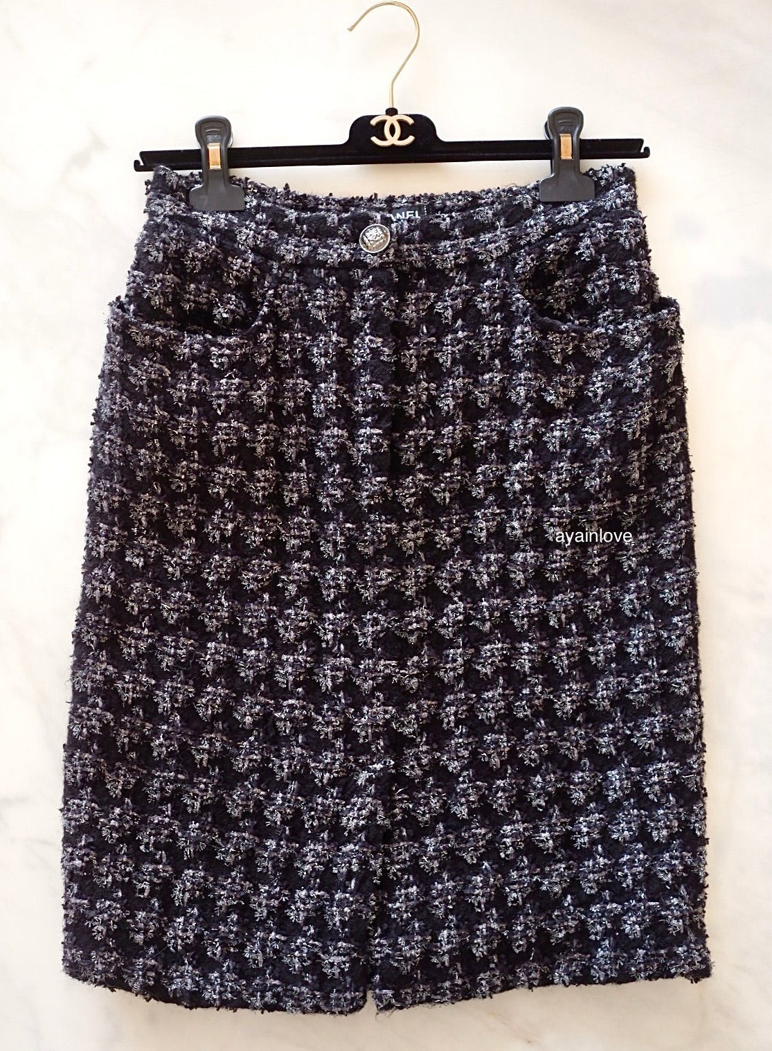 CHANEL 17B Houndstooth Black Silver Grey Wool Fantasy Tweed Skirt Size 38FR
