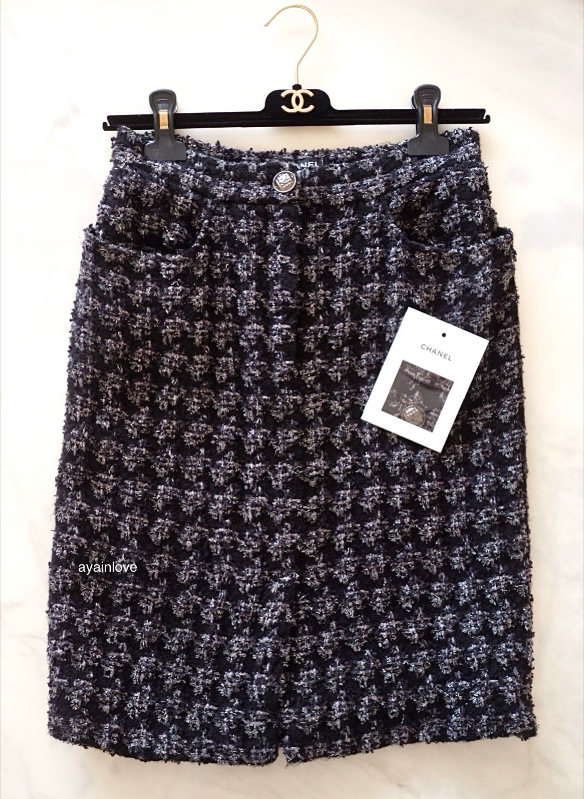 CHANEL 17B Houndstooth Black Silver Grey Wool Fantasy Tweed Skirt Size 38FR