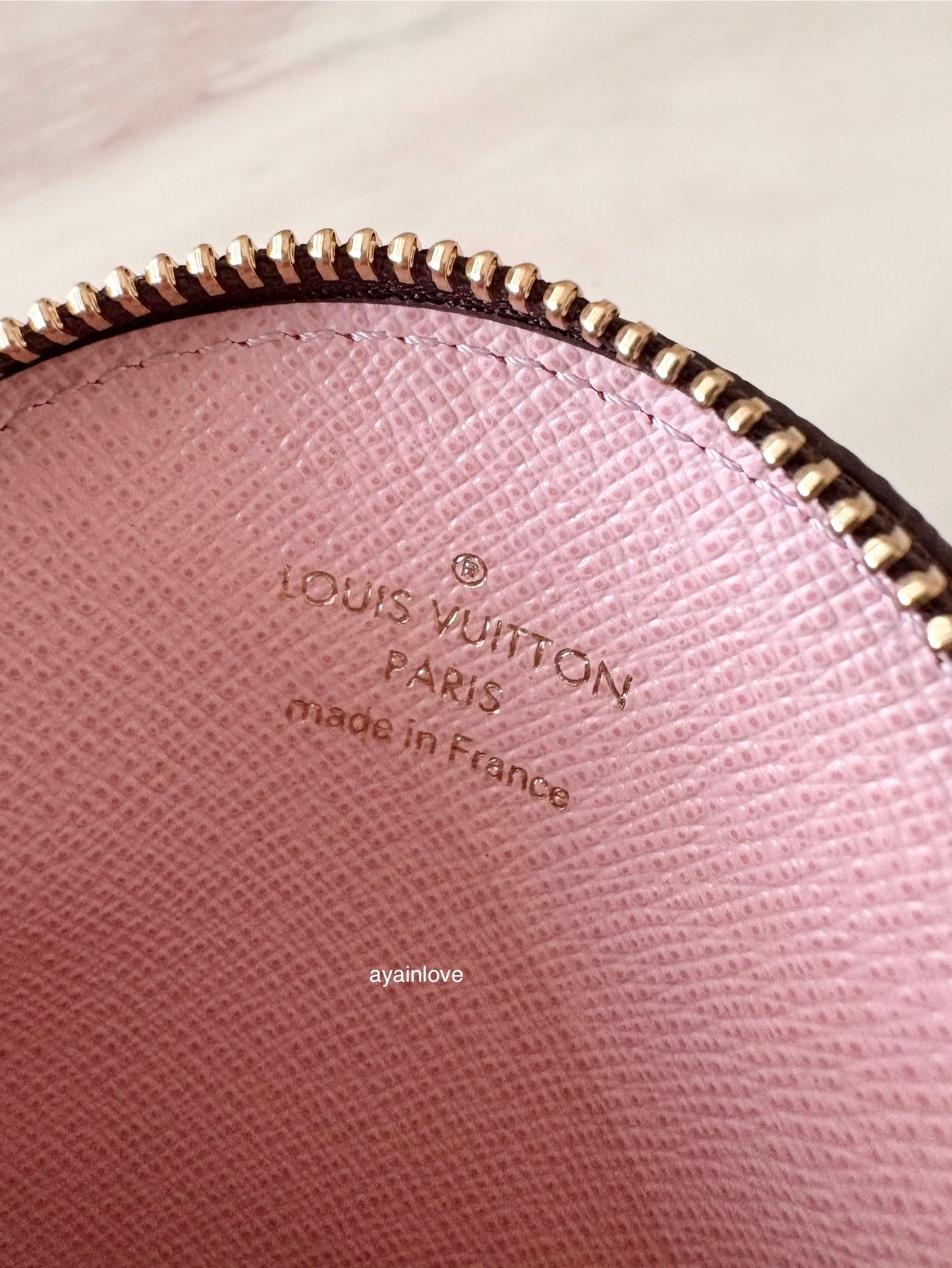 LV LOUIS VUITTON Animation Holiday 2019 Japan Limited Round Coin Purse Vivienne Gold Hardware