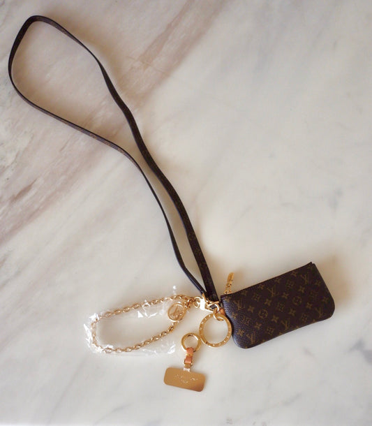 LV LOUIS VUITTON Monogram Phone-Card-Key Holder Gold Hardware