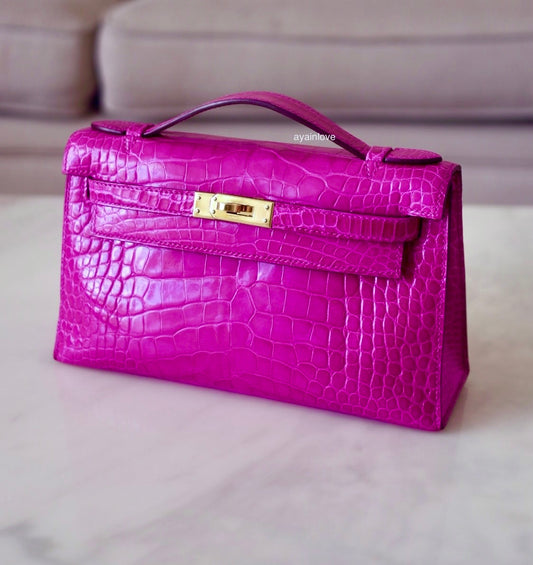 HERMES Kelly Pochette Rose Scheherazade Shiny Alligator Gold Hardware C Stamp