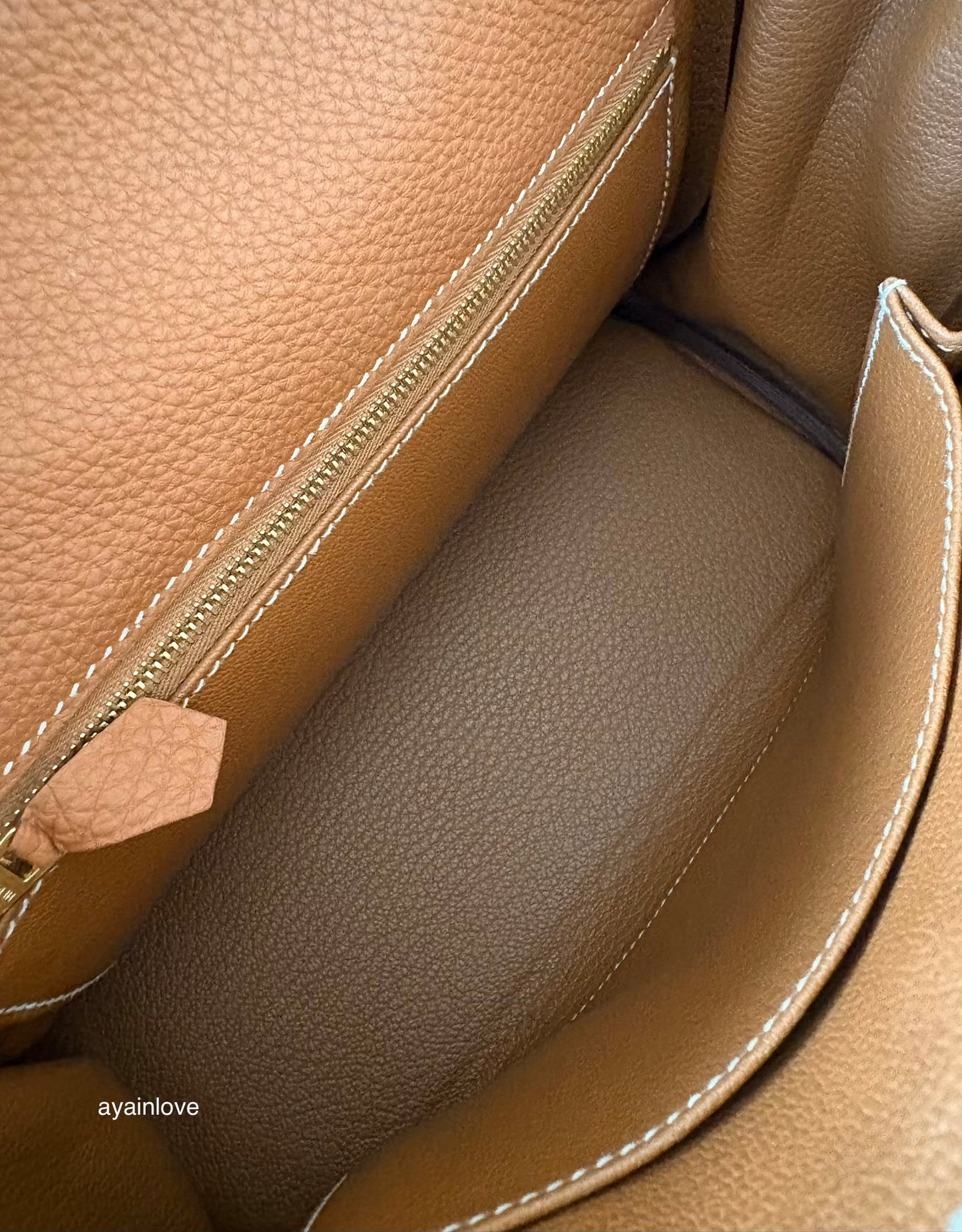 HERMES Kelly 25 Gold Togo Retourne Gold Hardware D Stamp