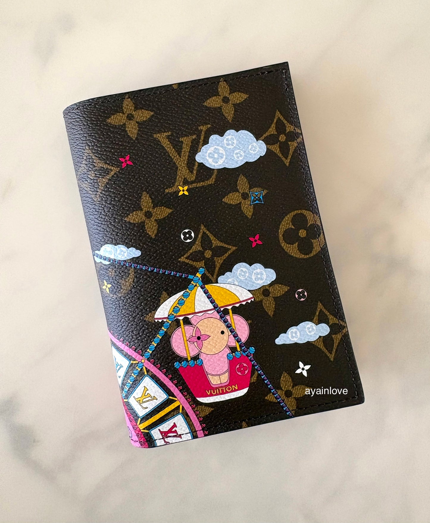 LV LOUIS VUITTON Animation Holiday 2020 Ferris Wheel Limited Vivienne Passport Cover Wallet
