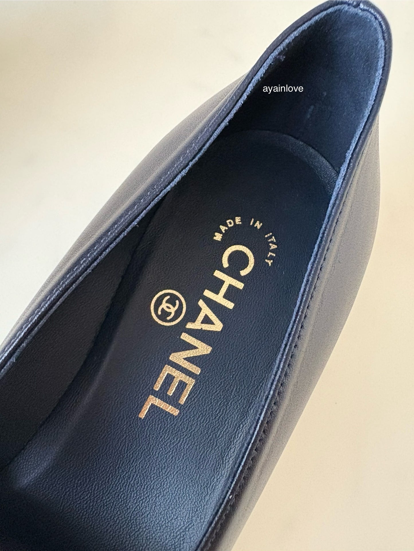 CHANEL 20A Black & Dark Navy Grosgrain Lambskin Pumps CC Heel Shoes Size 38 EU