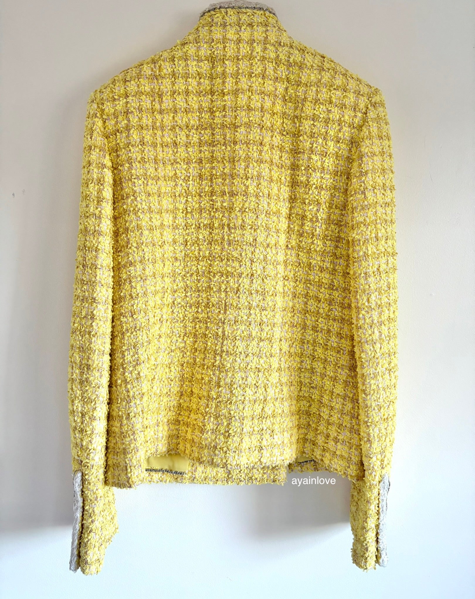 CHANEL 20P Yellow Fantasy Tweed Jacket Size 34FR – AYAINLOVE