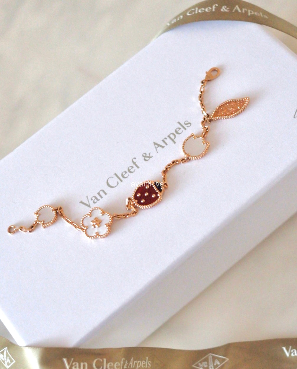 Van Cleef Arpels VCA 5 Motifs Lucky Spring Carnelian, Mother of Pearl and Onyx Bracelet 18KT Rose Gold