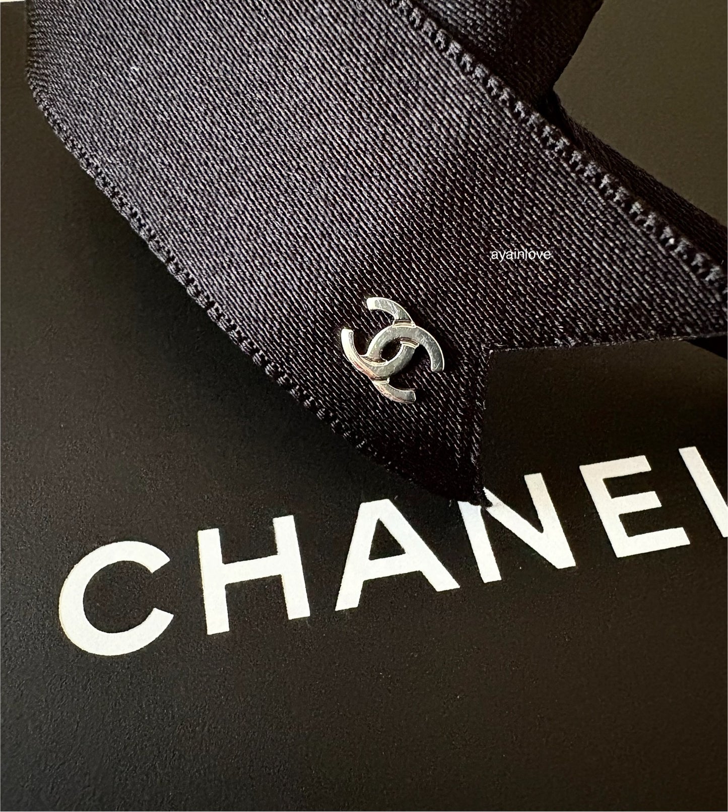 CHANEL 21B Black Silk Ribbon CC Headband Bandeau
