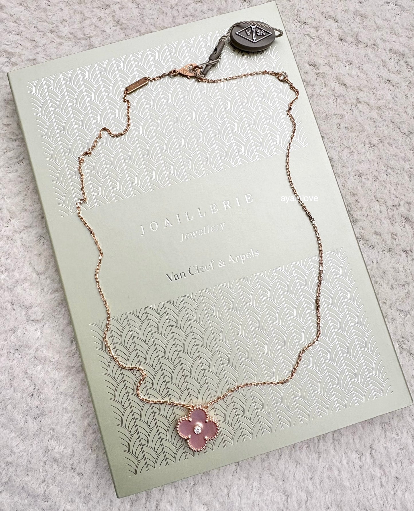 VAN CLEEF ARPELS VCA 18KT Rose Gold Limited 2025 Holiday Pendant Pink Mother of Pearl Diamond Vintage Alhambra