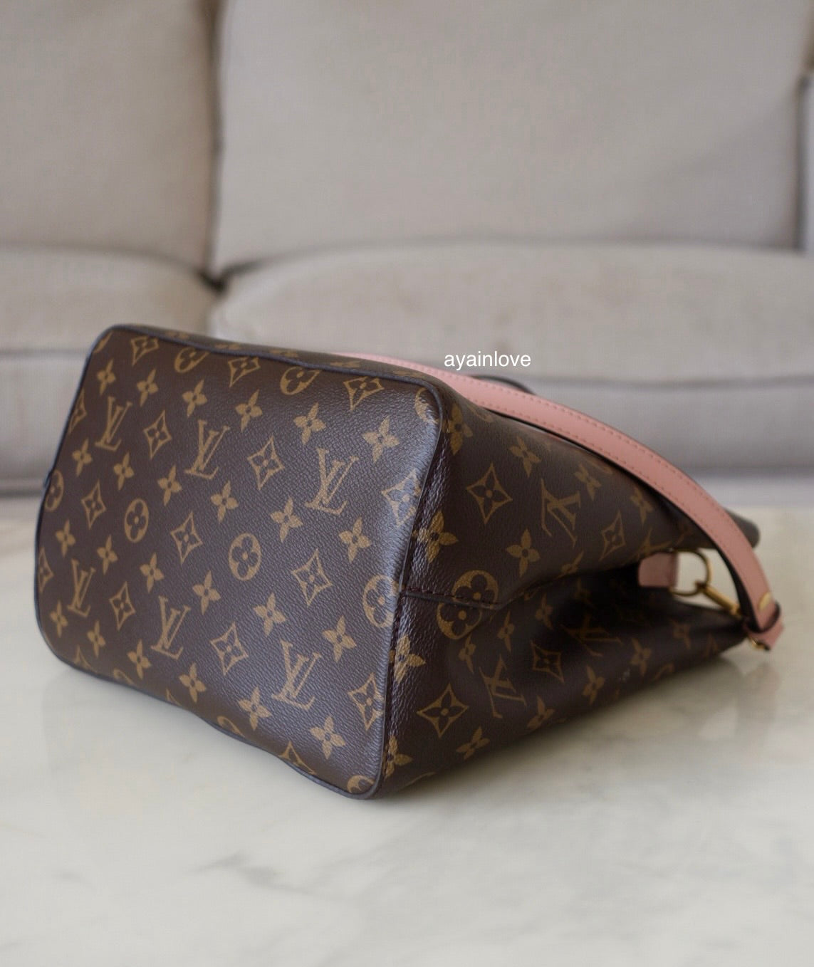 LOUIS VUITTON LV NeoNoe MM Pink Monogram Bucket Bag Gold Hardware