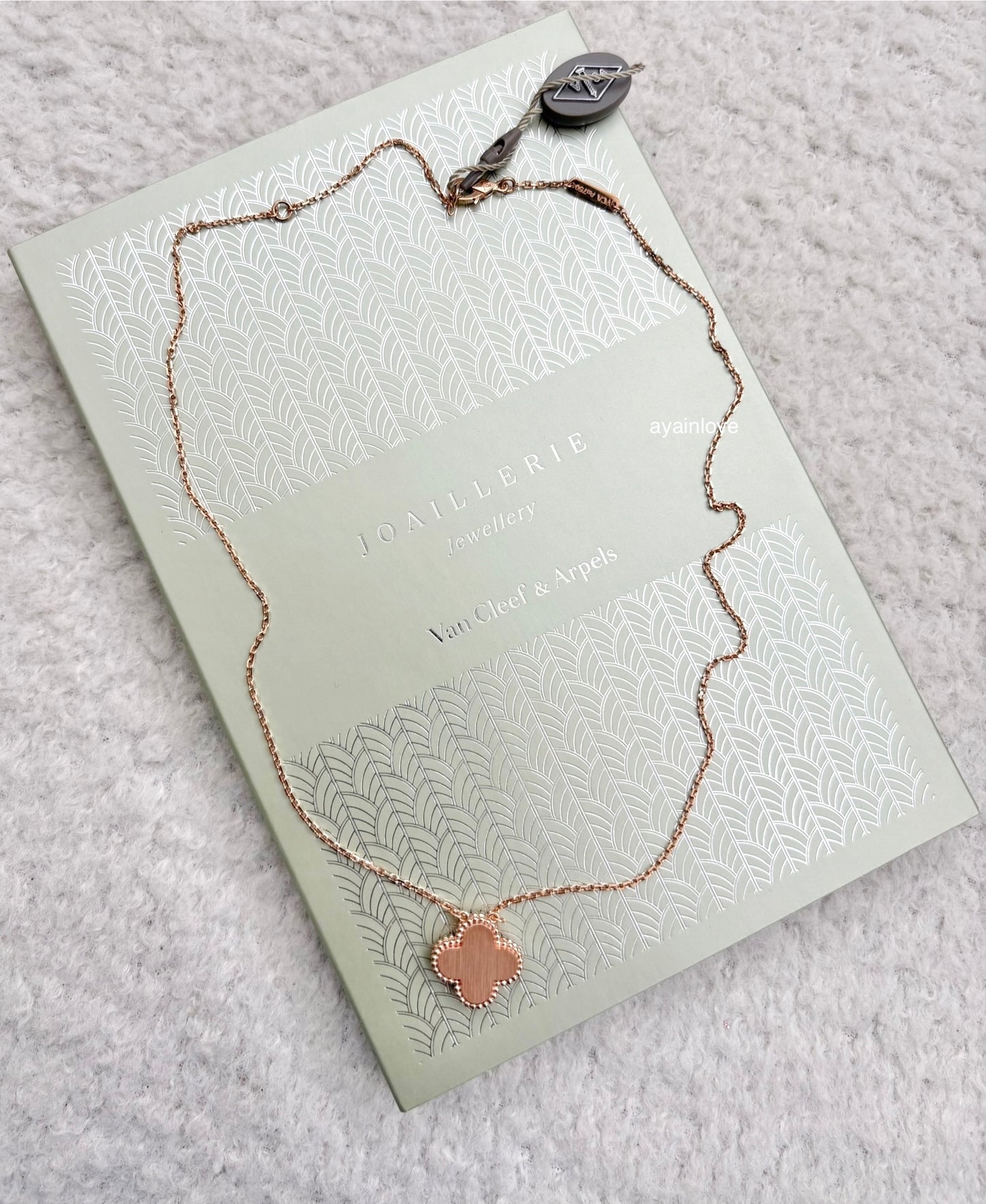 VAN CLEEF ARPELS VCA 18KT Rose Gold Limited 2025 Holiday Pendant Pink Mother of Pearl Diamond Vintage Alhambra