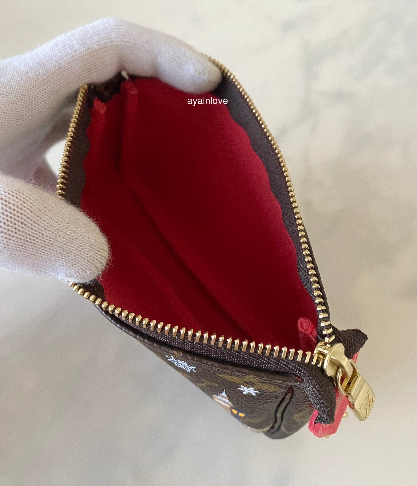 LIMITED EDITION MINI POCHETTE HOLIDAY 2021 MONOGRAM LONDON VIVIENNE GO –  AYAINLOVE CURATED LUXURIES