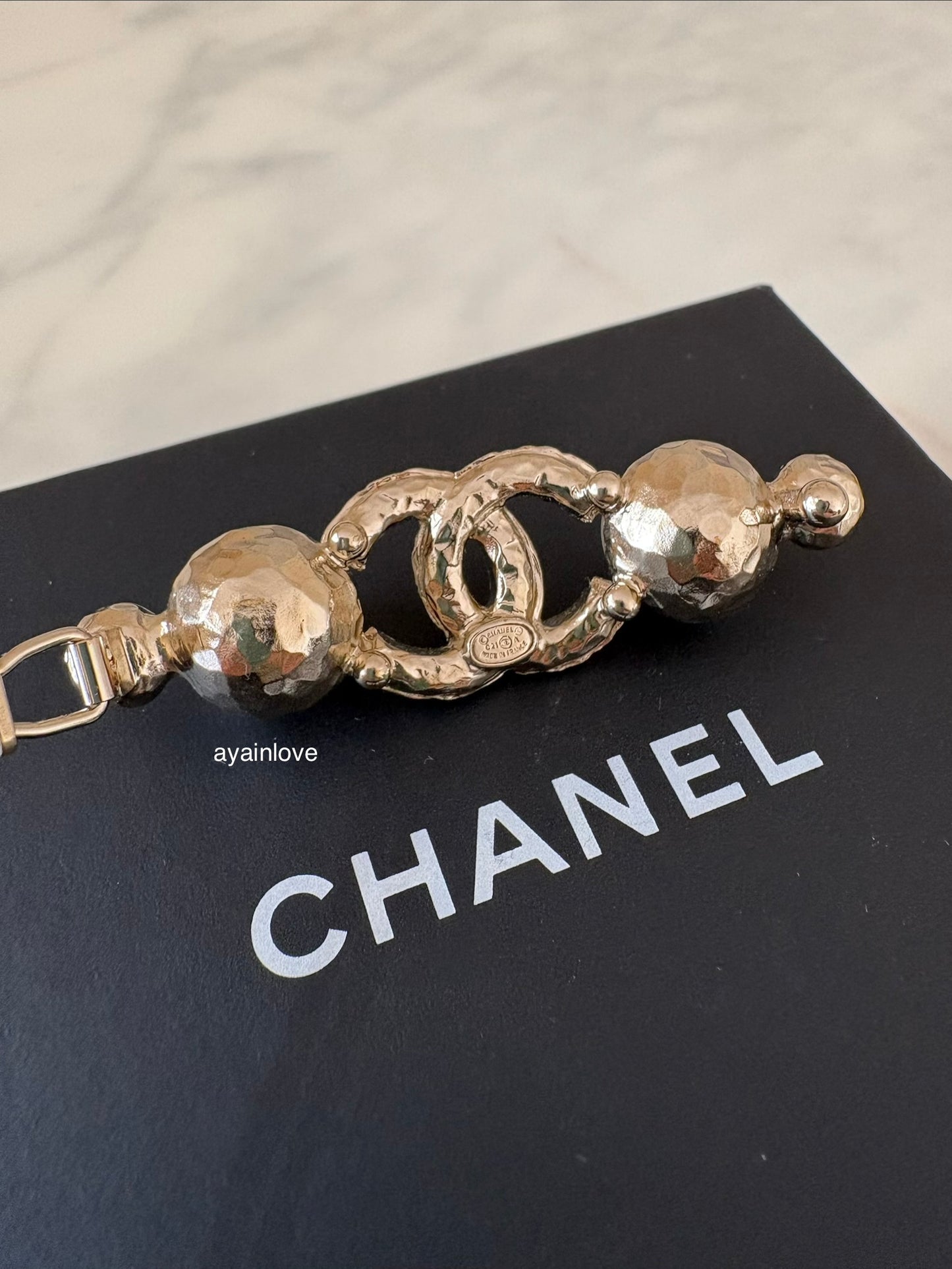 CHANEL 21A Hair Clip Pin Brooch Crystal Pearl CC Light Gold Hardware