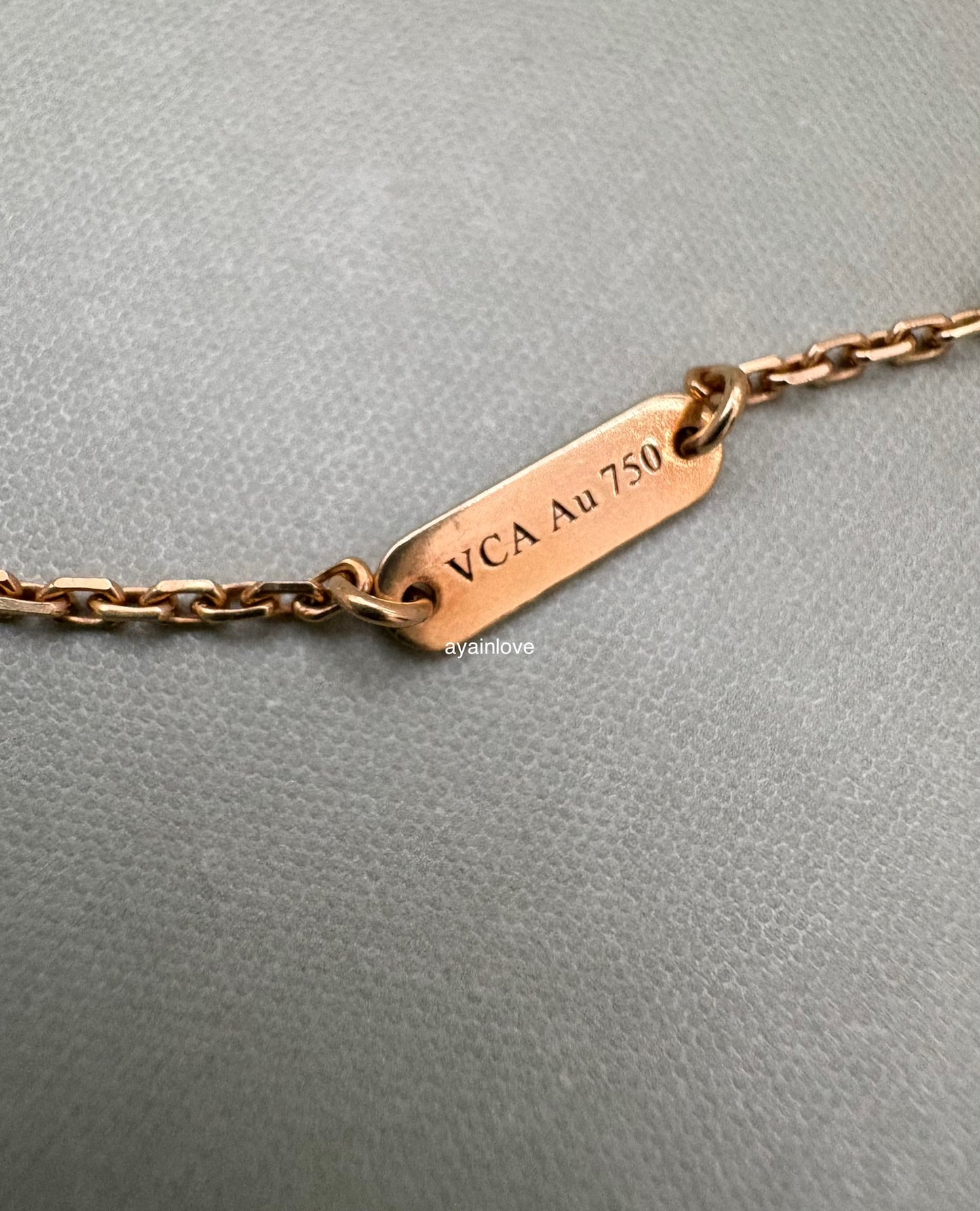 VAN CLEEF ARPELS VCA 18KT Yellow Gold Carnelian Vintage Alhambra Pendant Necklace