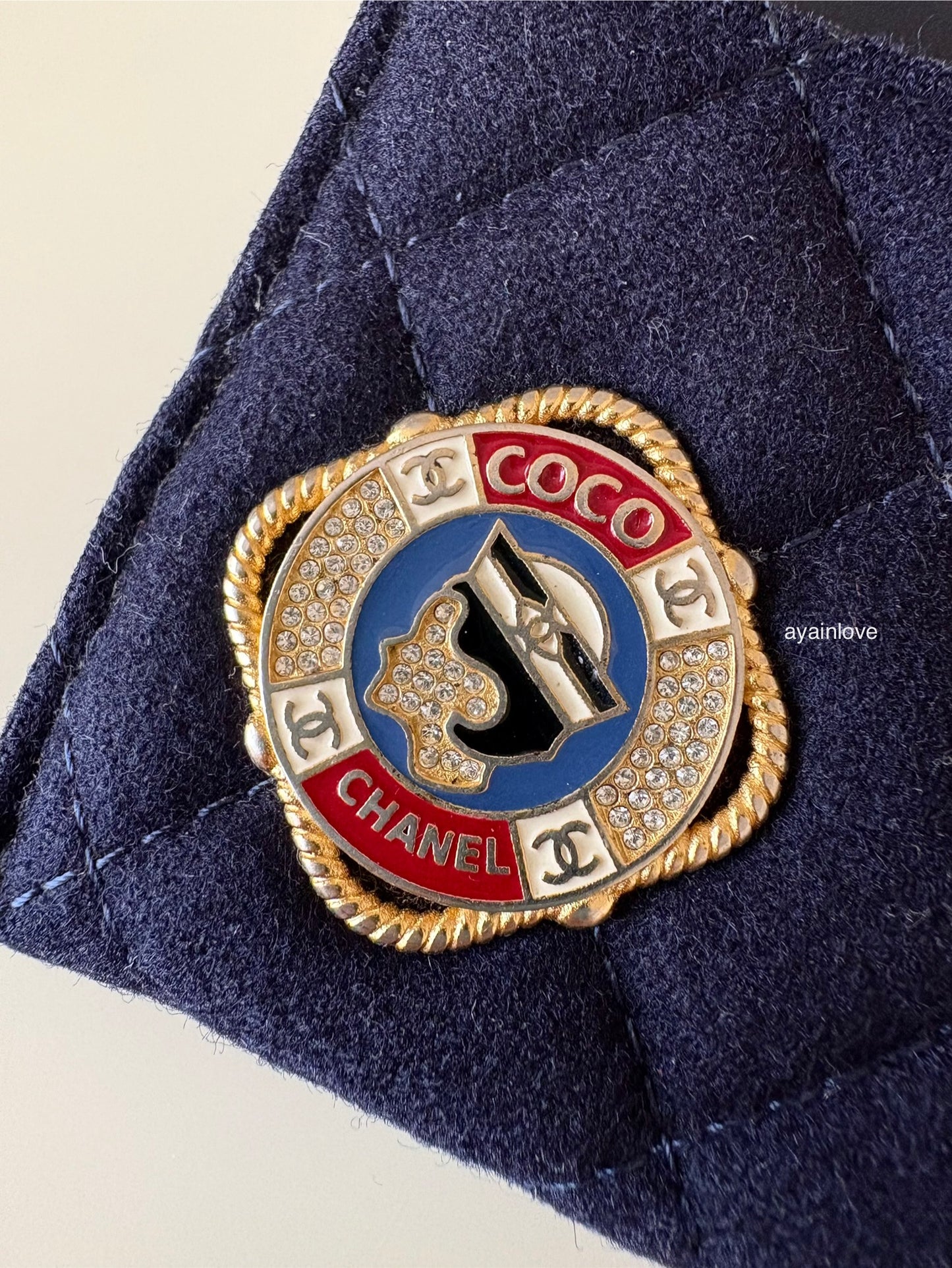 CHANEL 18A Charming Navy Blue/Burgundy Wool/Calfskin Flat Card Holder Oversized CC Gold Hardware