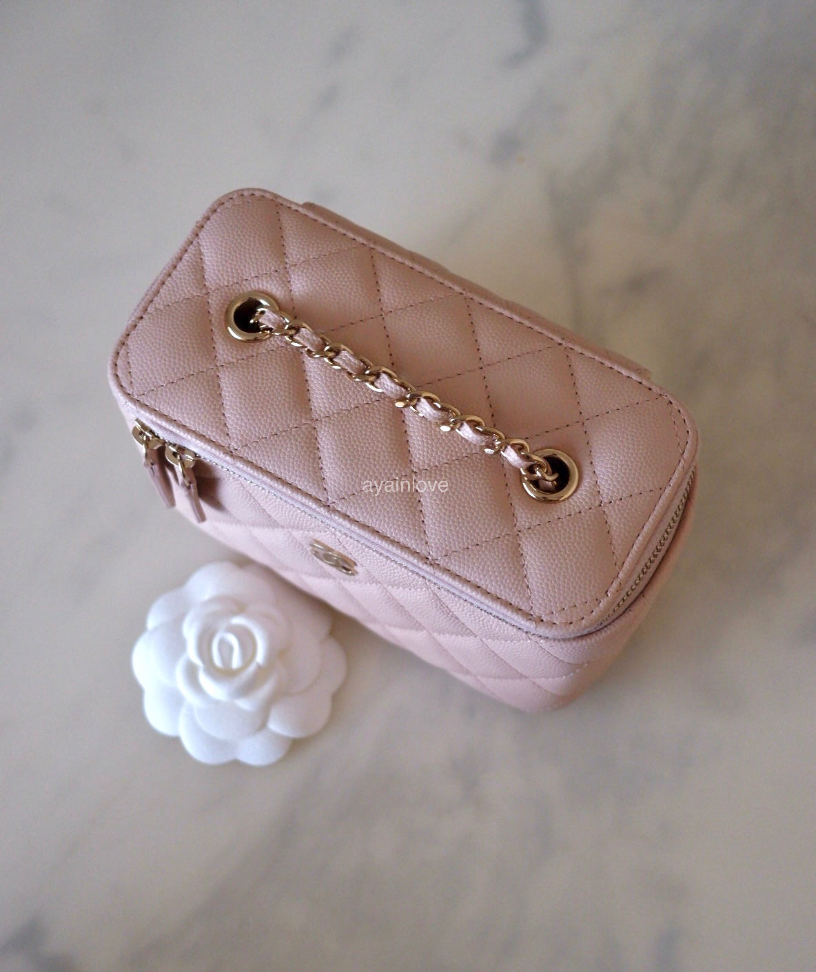 CHANEL 22C Light Beige Caviar Rectangular Vanity On Chain Light Gold Hardware